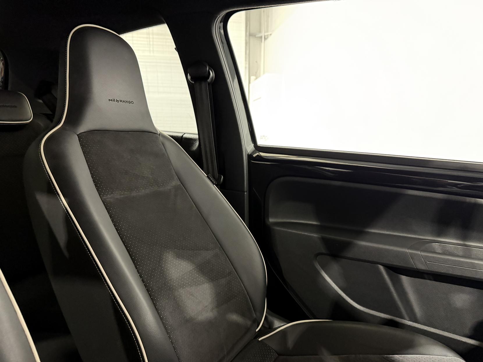 SEAT Mii 1.0 12v by MANGO Hatchback 3dr Petrol Manual Euro 5 (75 ps)