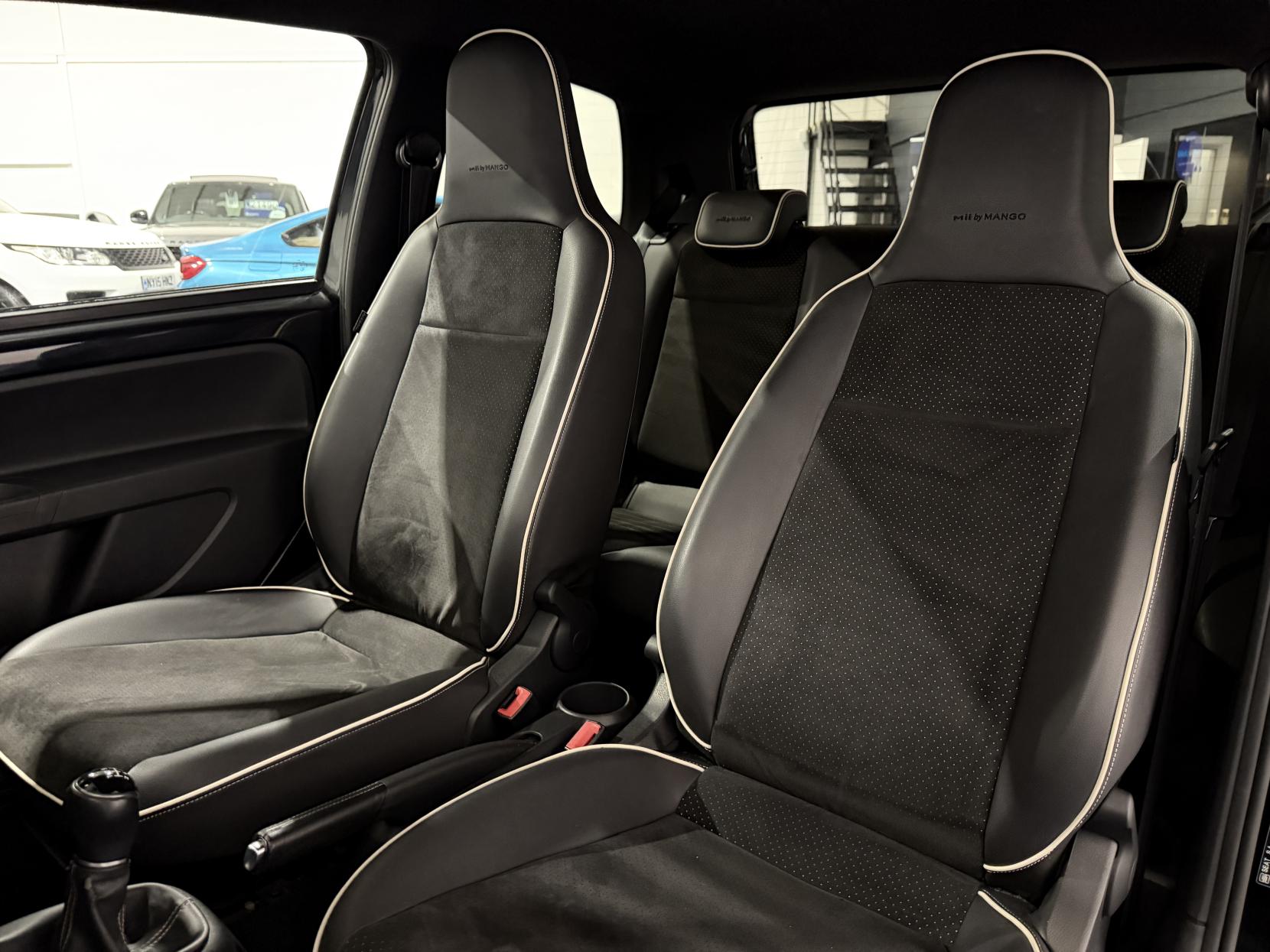 SEAT Mii 1.0 12v by MANGO Hatchback 3dr Petrol Manual Euro 5 (75 ps)