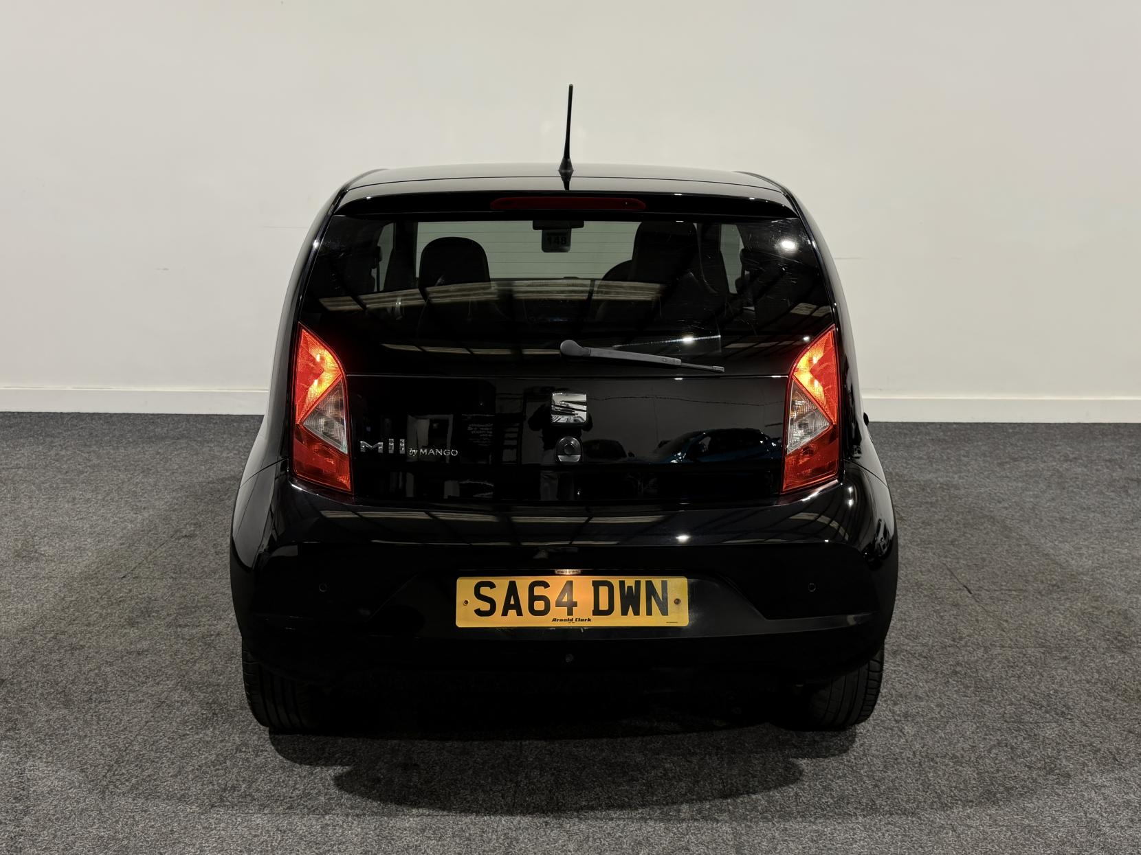 SEAT Mii 1.0 12v by MANGO Hatchback 3dr Petrol Manual Euro 5 (75 ps)