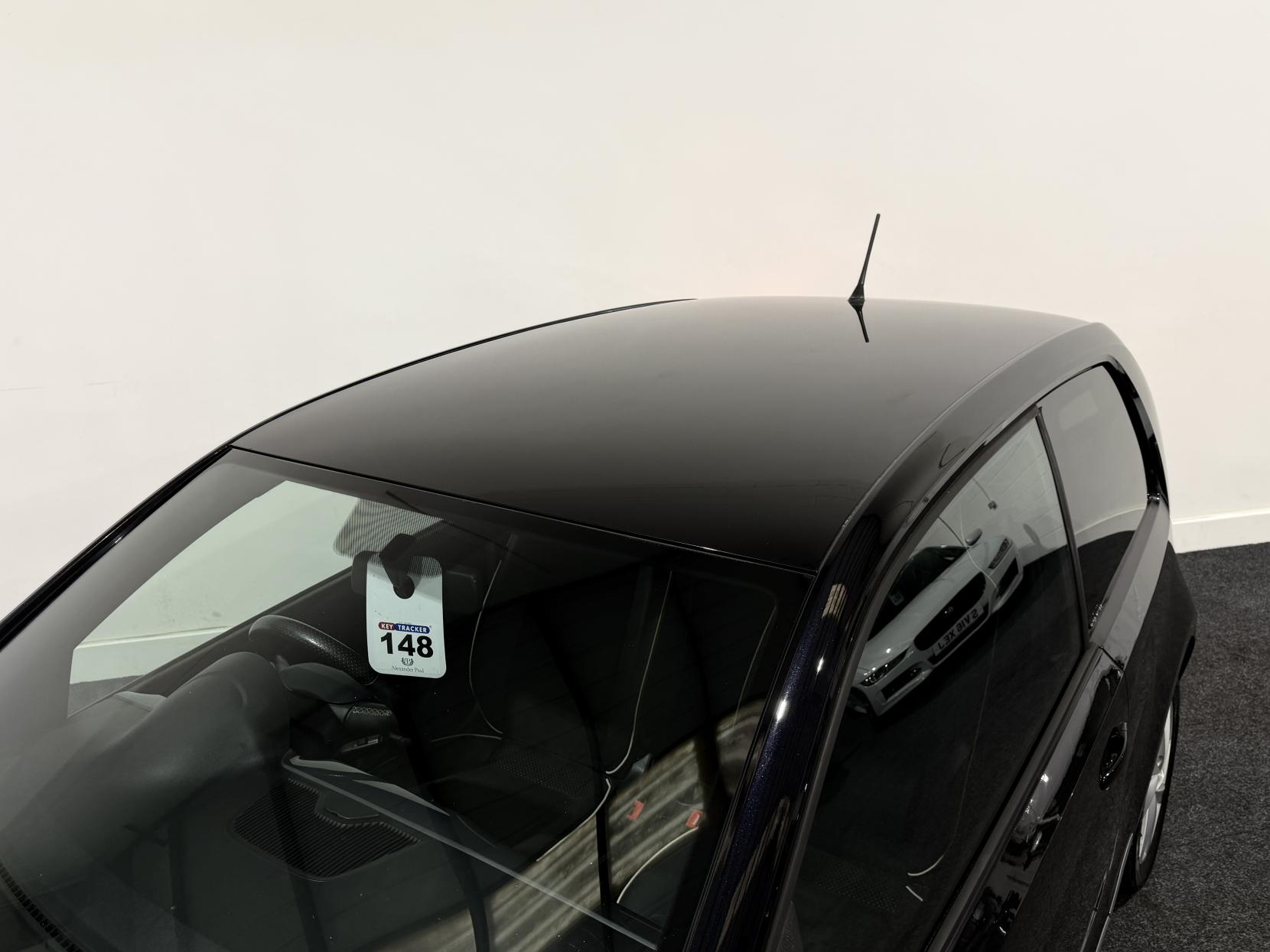 SEAT Mii 1.0 12v by MANGO Hatchback 3dr Petrol Manual Euro 5 (75 ps)