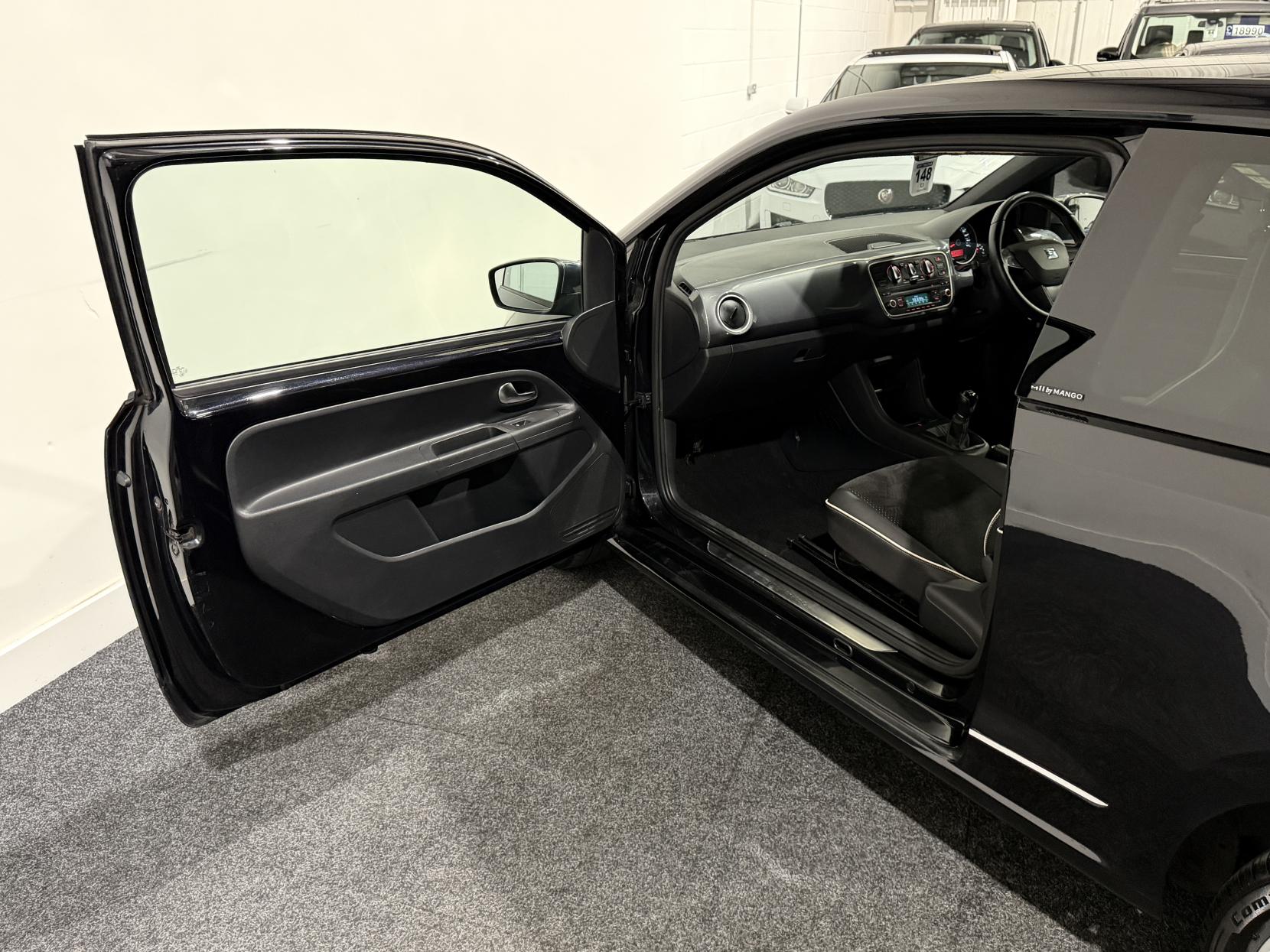 SEAT Mii 1.0 12v by MANGO Hatchback 3dr Petrol Manual Euro 5 (75 ps)
