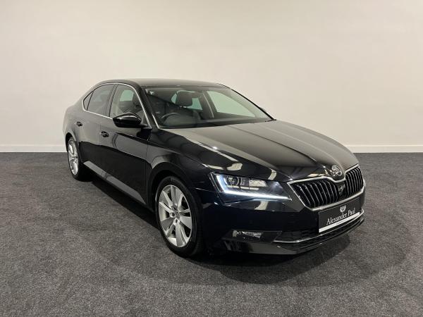 Skoda Superb 2.0 TDI SE L Executive Hatchback 5dr Diesel DSG Euro 6 (s/s) (150 ps)