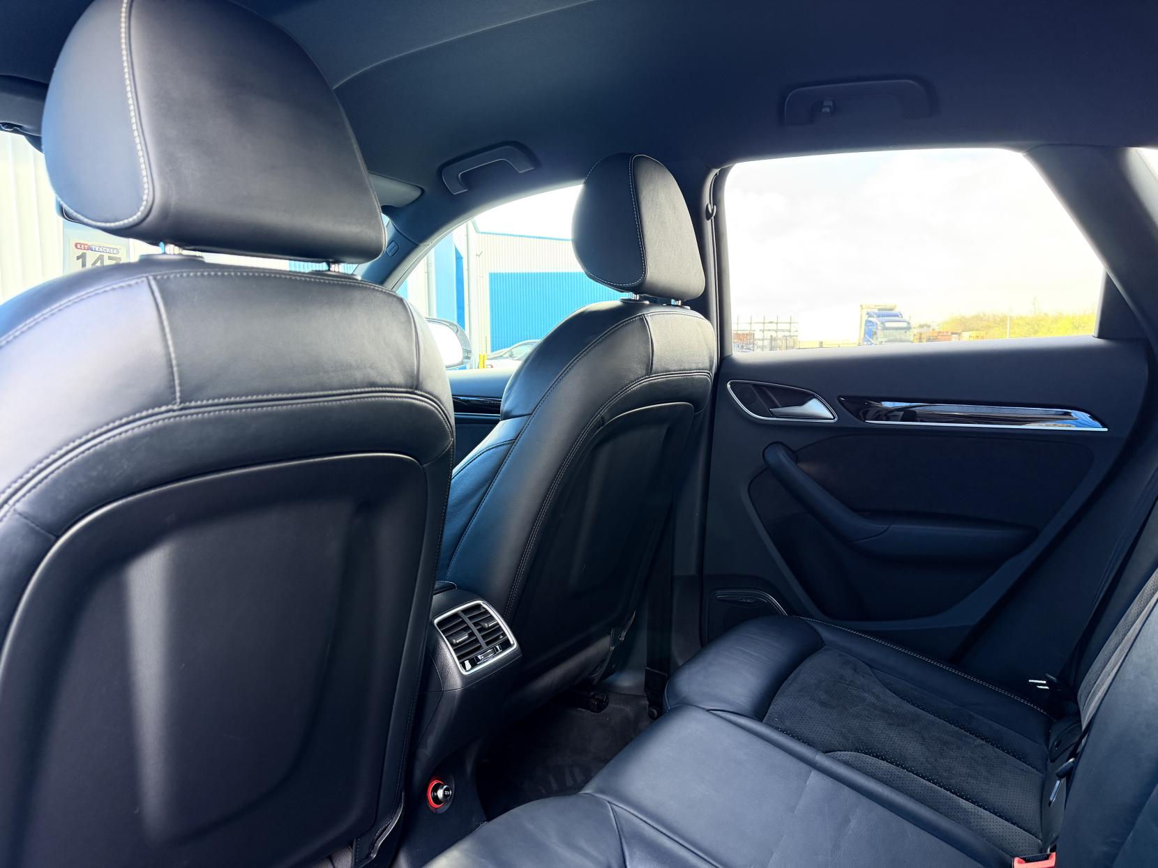 Audi Q3 2.0 TDI Black Edition SUV 5dr Diesel S Tronic quattro Euro 6 (s/s) (150 ps)