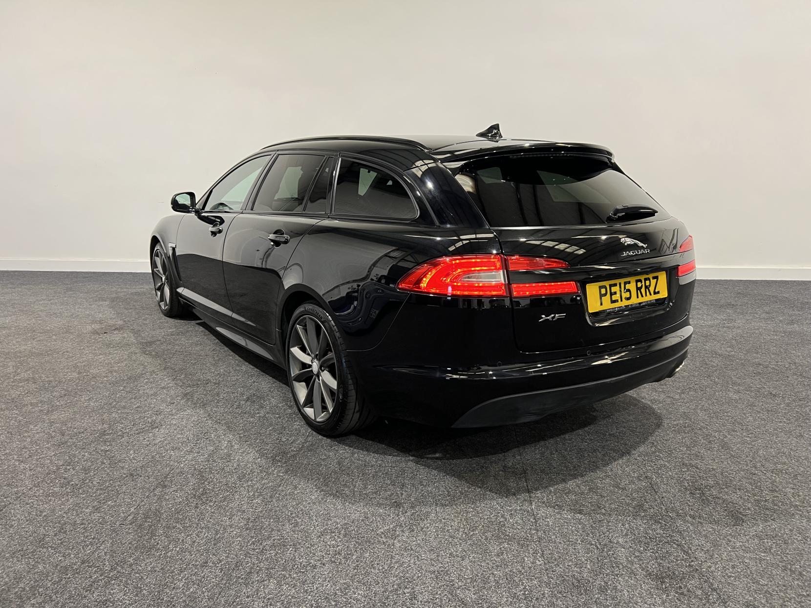 Jaguar XF 2.2d R-Sport Sportbrake 5dr Diesel Auto Euro 5 (s/s) (200 ps)