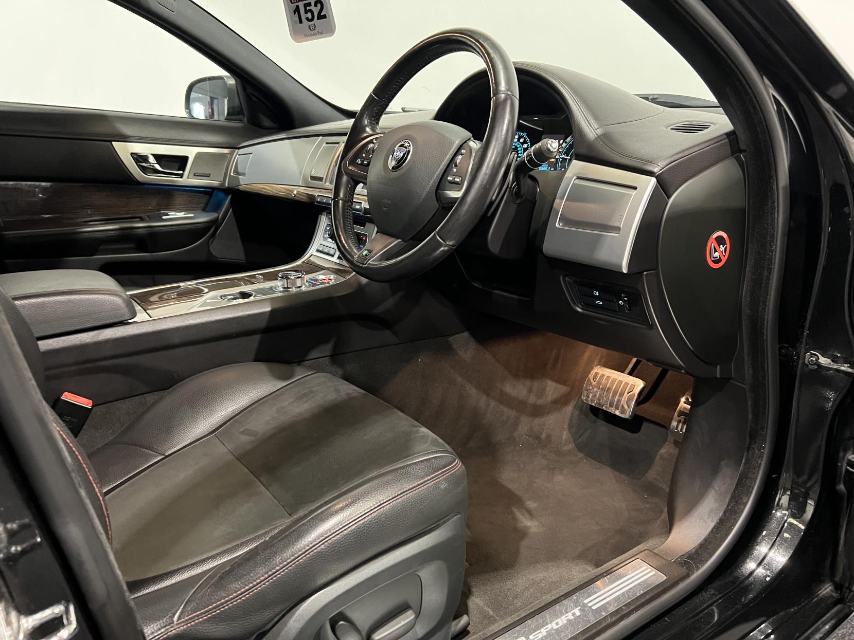 Jaguar XF 2.2d R-Sport Sportbrake 5dr Diesel Auto Euro 5 (s/s) (200 ps)