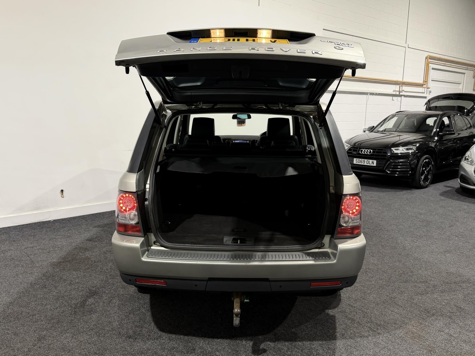 Land Rover Range Rover Sport 3.0 TD V6 HSE SUV 5dr Diesel CommandShift 4WD Euro 5 (245 ps)