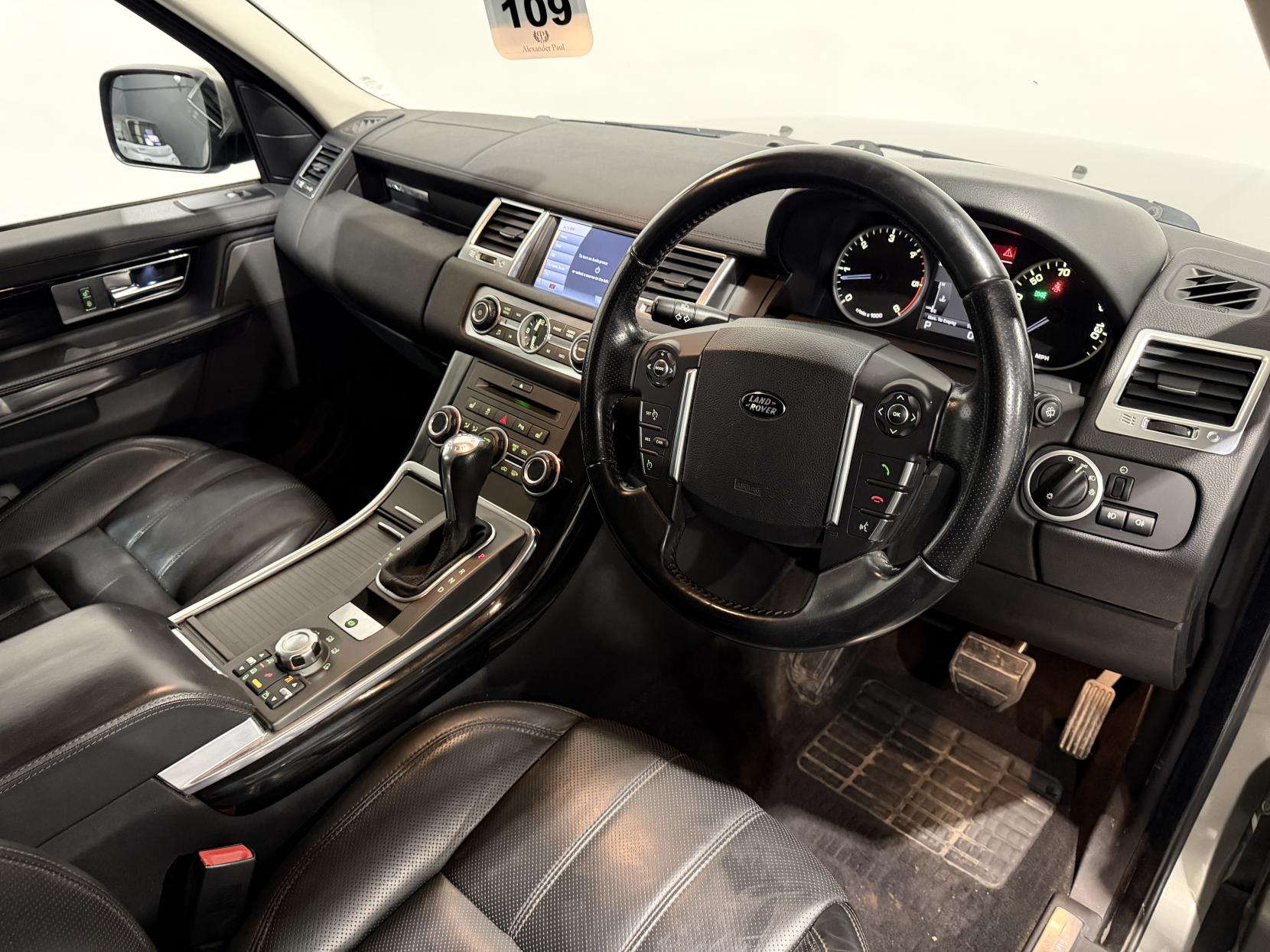 Land Rover Range Rover Sport 3.0 TD V6 HSE SUV 5dr Diesel CommandShift 4WD Euro 5 (245 ps)