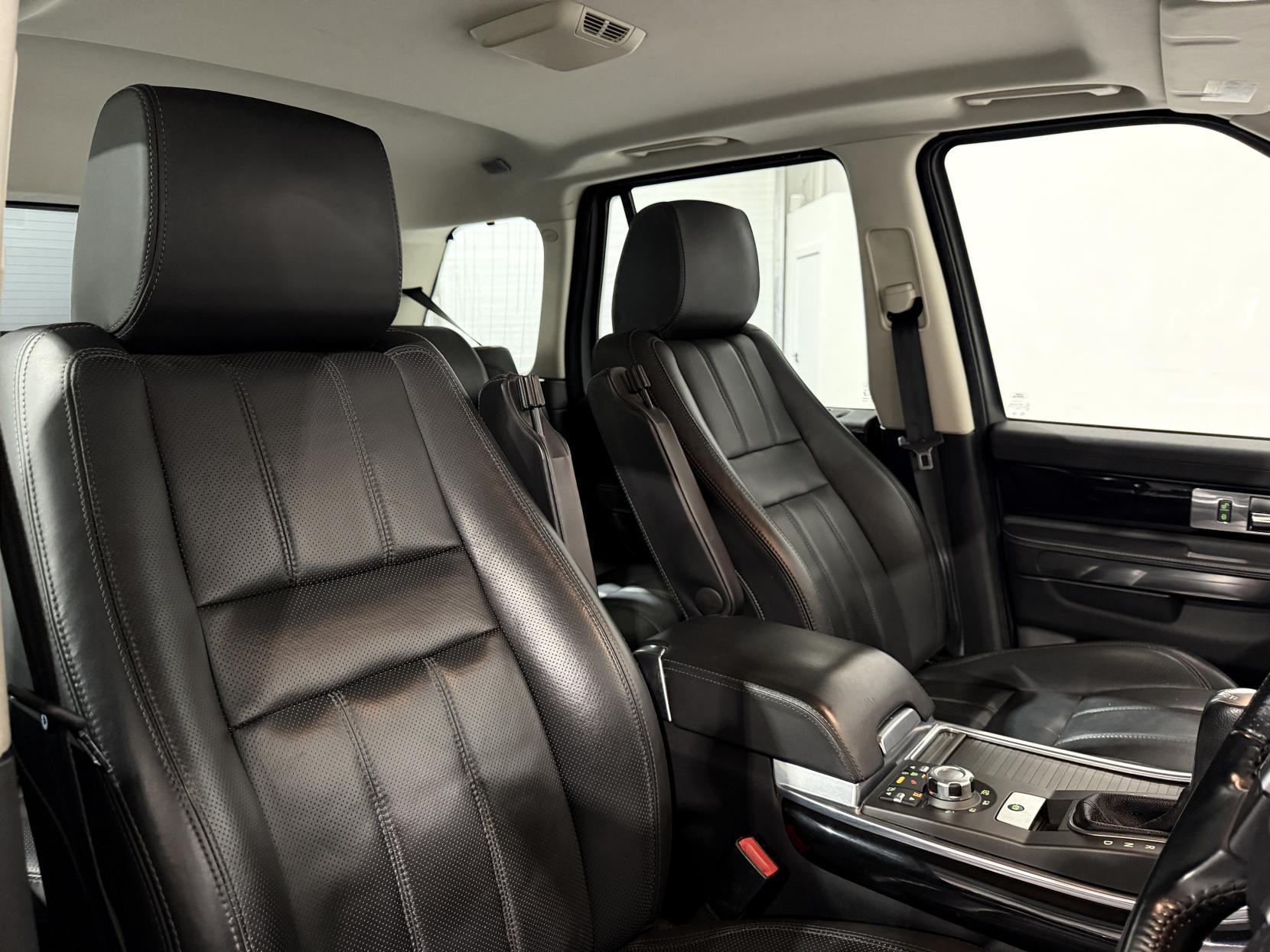 Land Rover Range Rover Sport 3.0 TD V6 HSE SUV 5dr Diesel CommandShift 4WD Euro 5 (245 ps)