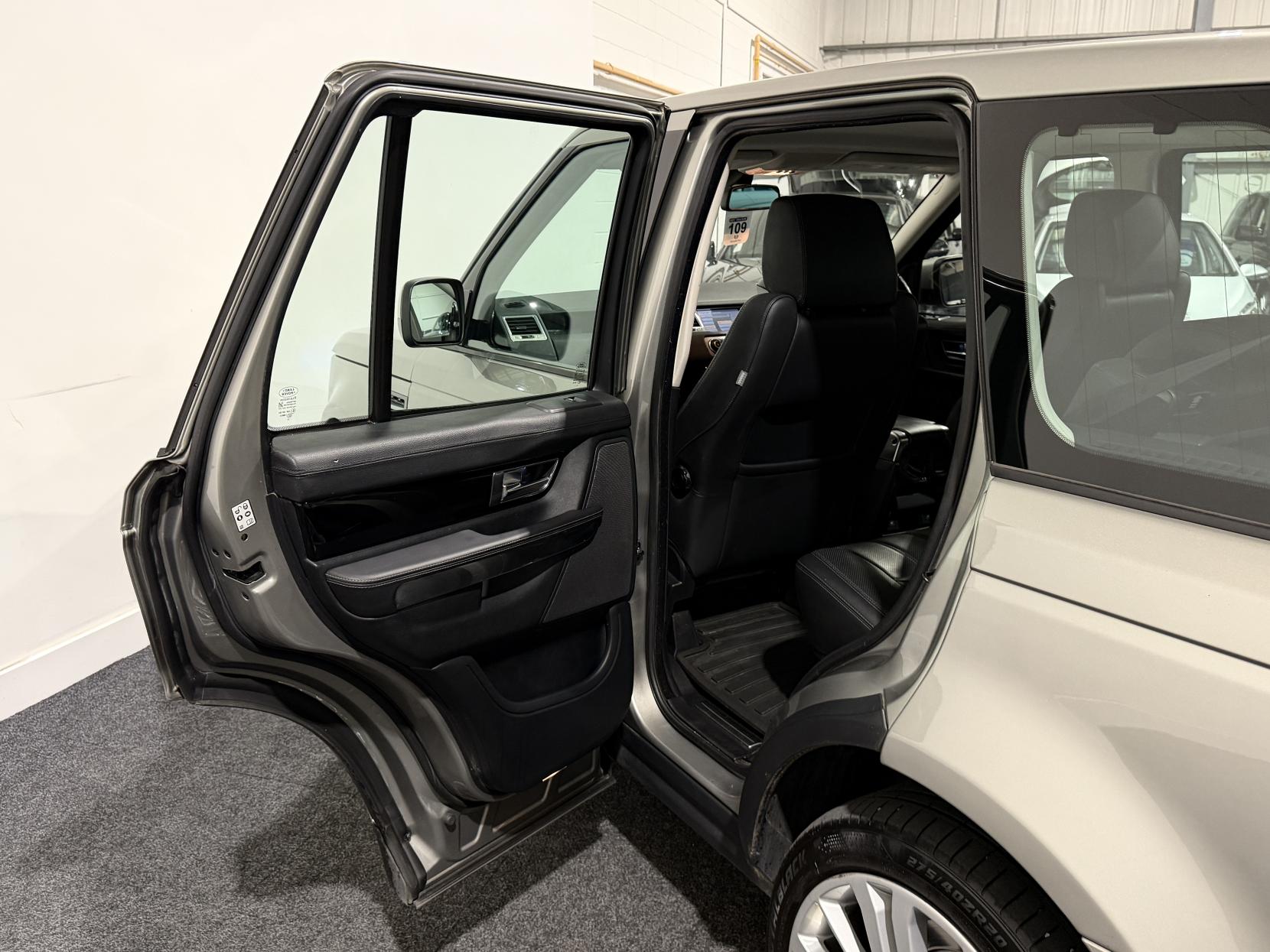 Land Rover Range Rover Sport 3.0 TD V6 HSE SUV 5dr Diesel CommandShift 4WD Euro 5 (245 ps)