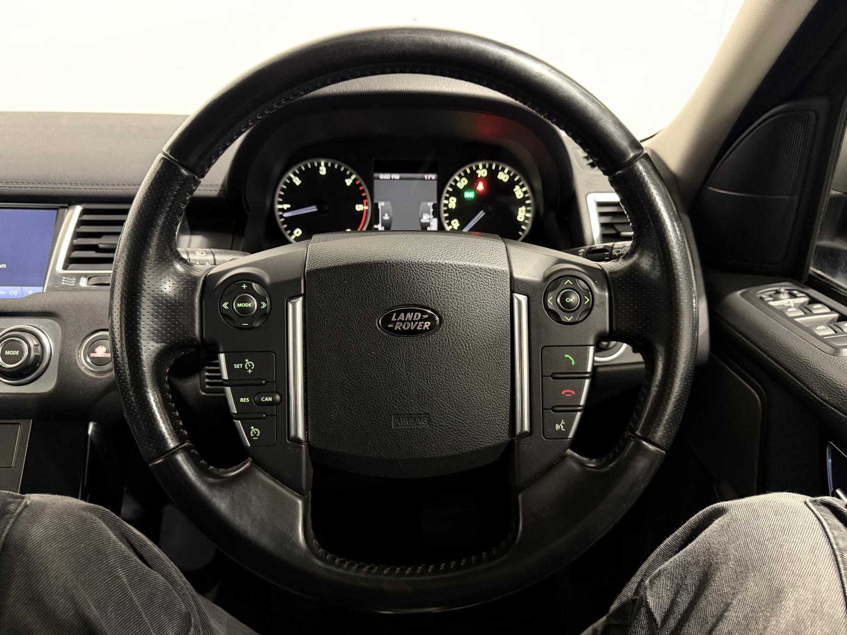 Land Rover Range Rover Sport 3.0 TD V6 HSE SUV 5dr Diesel CommandShift 4WD Euro 5 (245 ps)