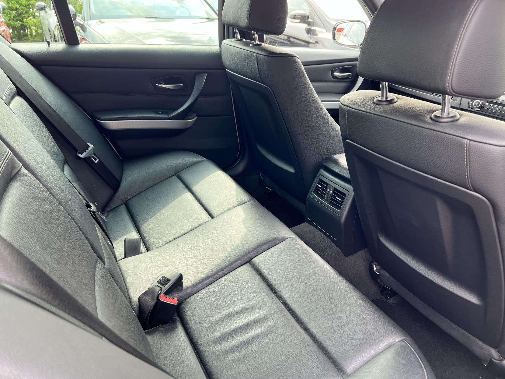 BMW 3 Series 2.0 320d M Sport Business Edition Saloon 4dr Diesel Manual Euro 5 (184 ps)