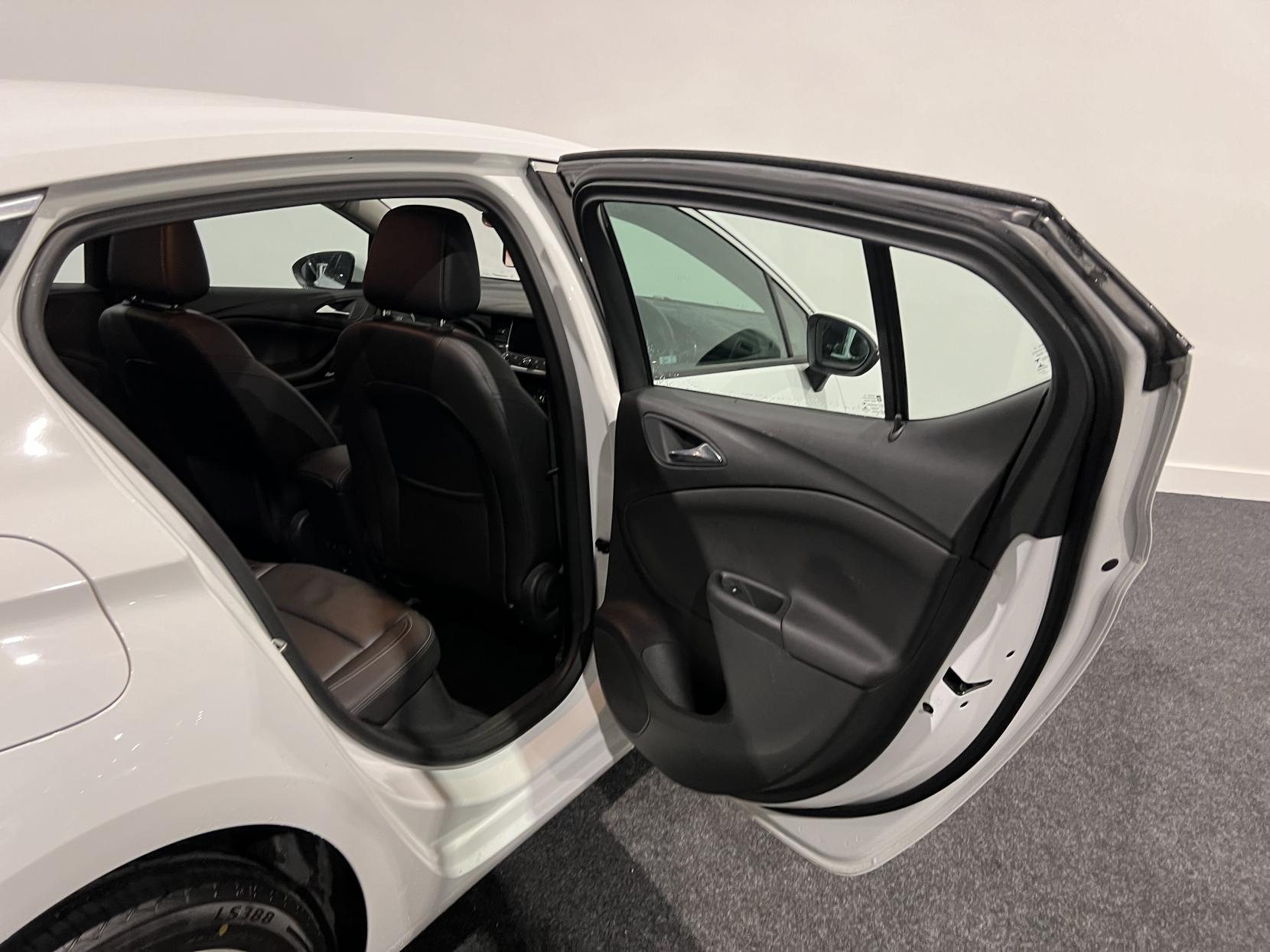 Vauxhall Astra 1.6i Turbo Elite Nav Hatchback 5dr Petrol Manual Euro 6 (s/s) (200 ps)