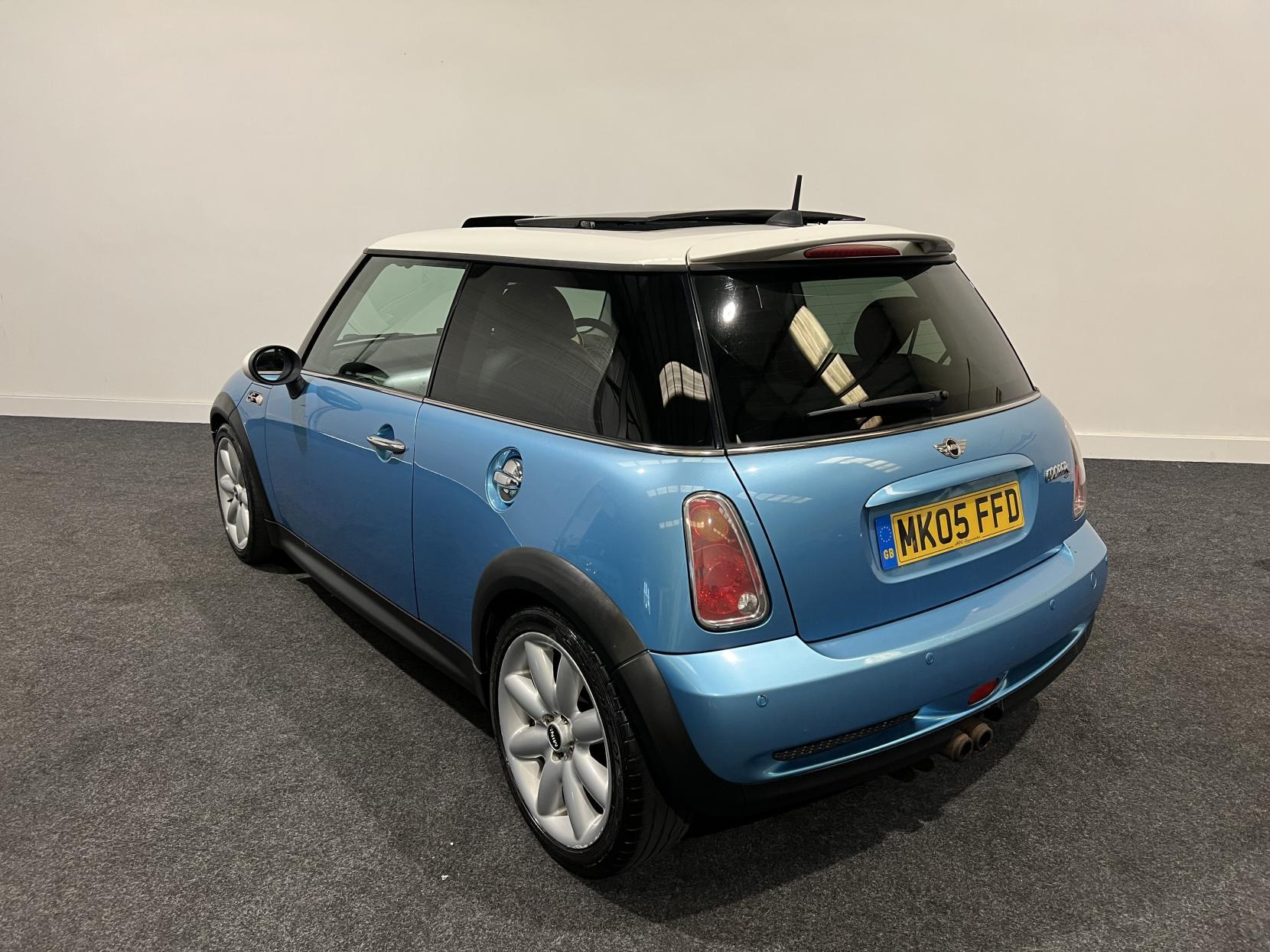 MINI Hatch 1.6 Cooper S Hatchback 3dr Petrol Manual Euro 4 (163 bhp)