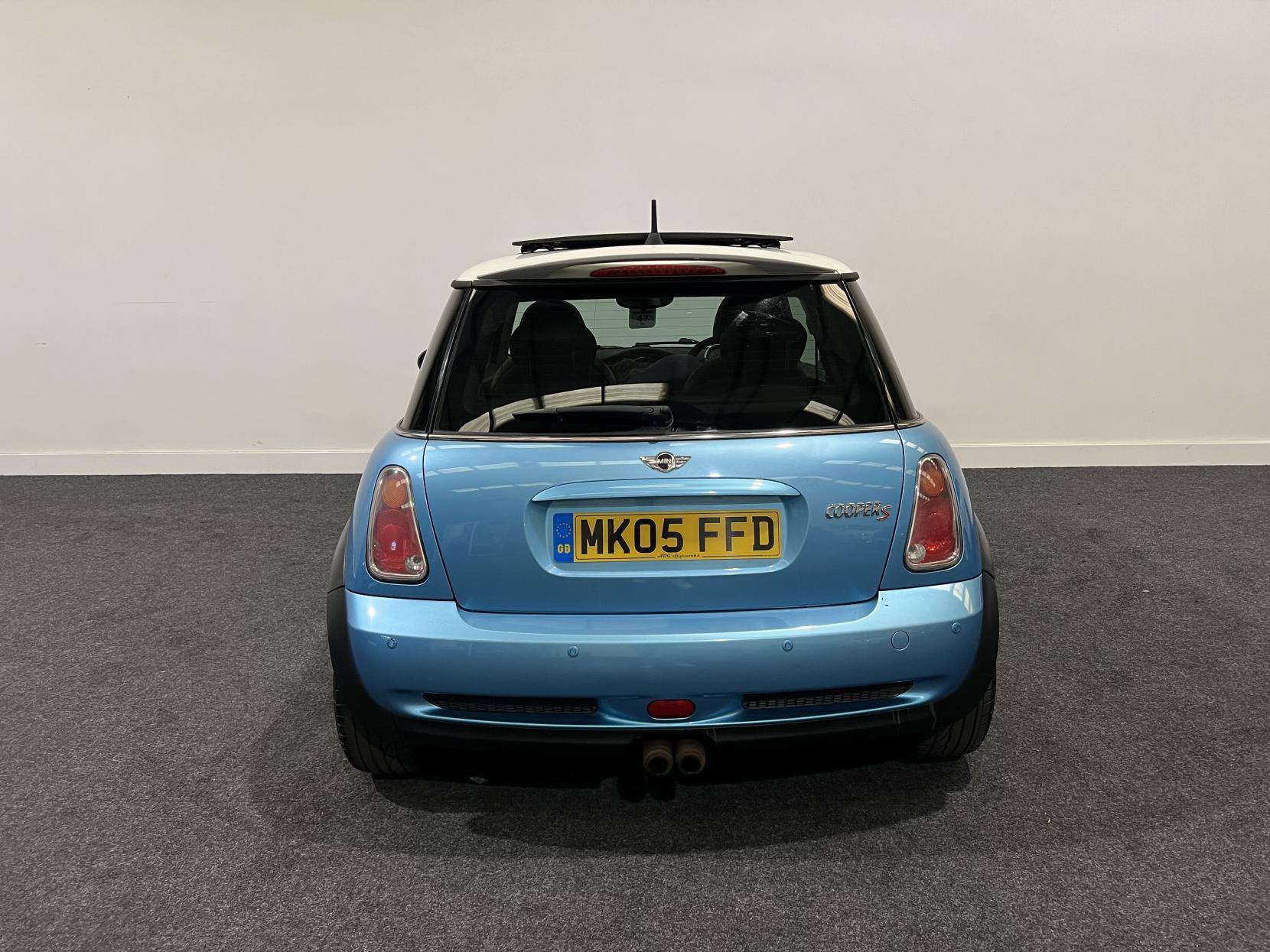 MINI Hatch 1.6 Cooper S Hatchback 3dr Petrol Manual Euro 4 (163 bhp)