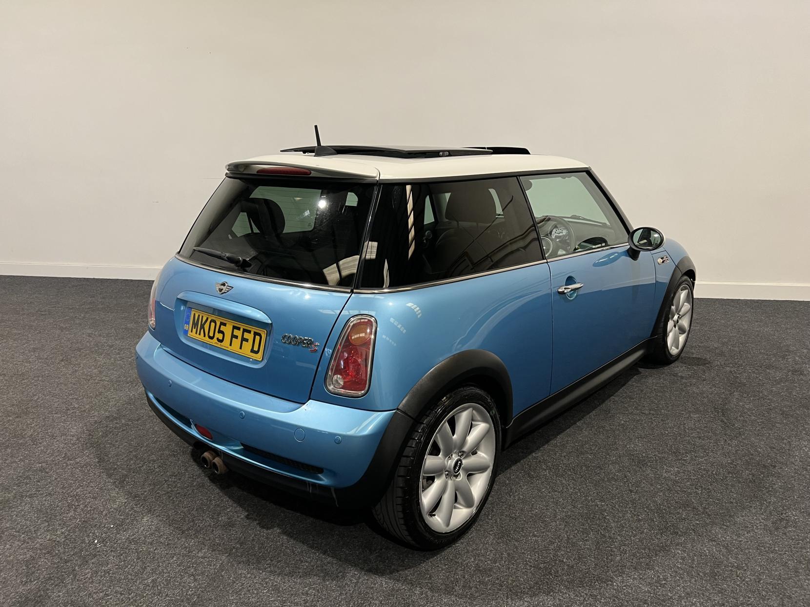 MINI Hatch 1.6 Cooper S Hatchback 3dr Petrol Manual Euro 4 (163 bhp)