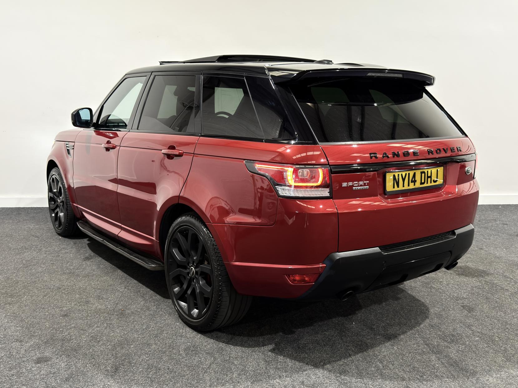 Land Rover Range Rover Sport 3.0 SD V6 HSE Dynamic SUV 5dr Diesel Auto 4WD Euro 5 (s/s) (292 ps)