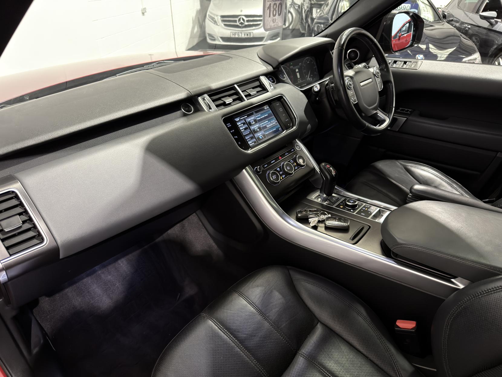 Land Rover Range Rover Sport 3.0 SD V6 HSE Dynamic SUV 5dr Diesel Auto 4WD Euro 5 (s/s) (292 ps)