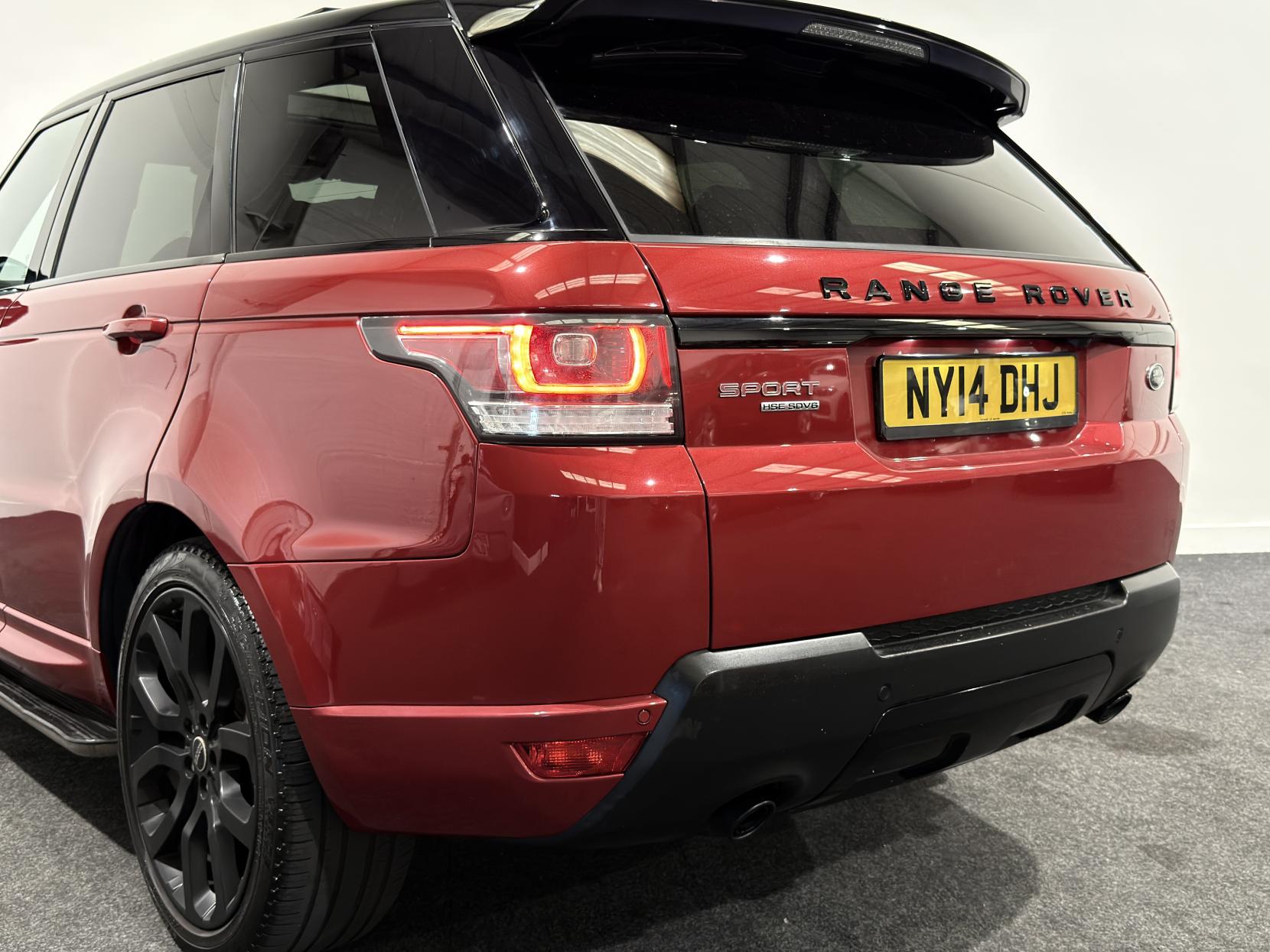 Land Rover Range Rover Sport 3.0 SD V6 HSE Dynamic SUV 5dr Diesel Auto 4WD Euro 5 (s/s) (292 ps)
