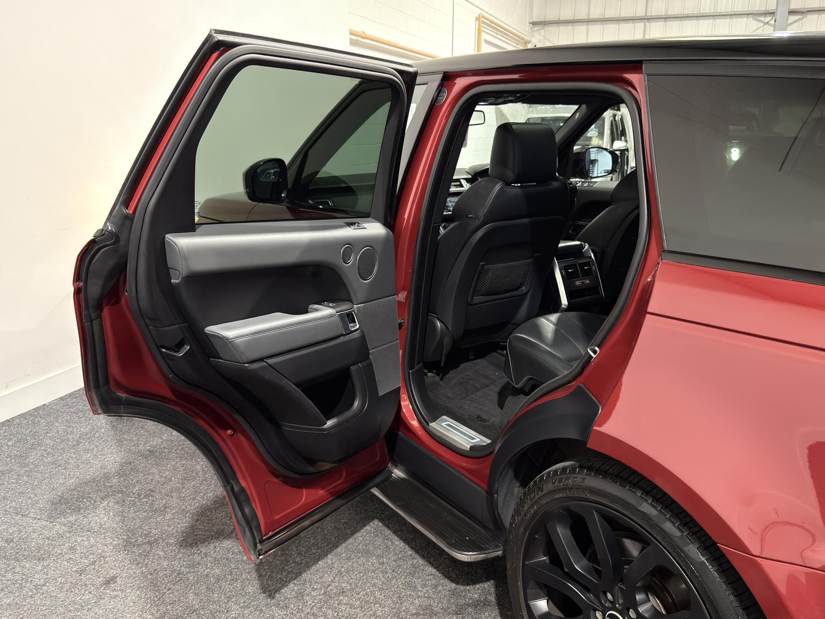 Land Rover Range Rover Sport 3.0 SD V6 HSE Dynamic SUV 5dr Diesel Auto 4WD Euro 5 (s/s) (292 ps)