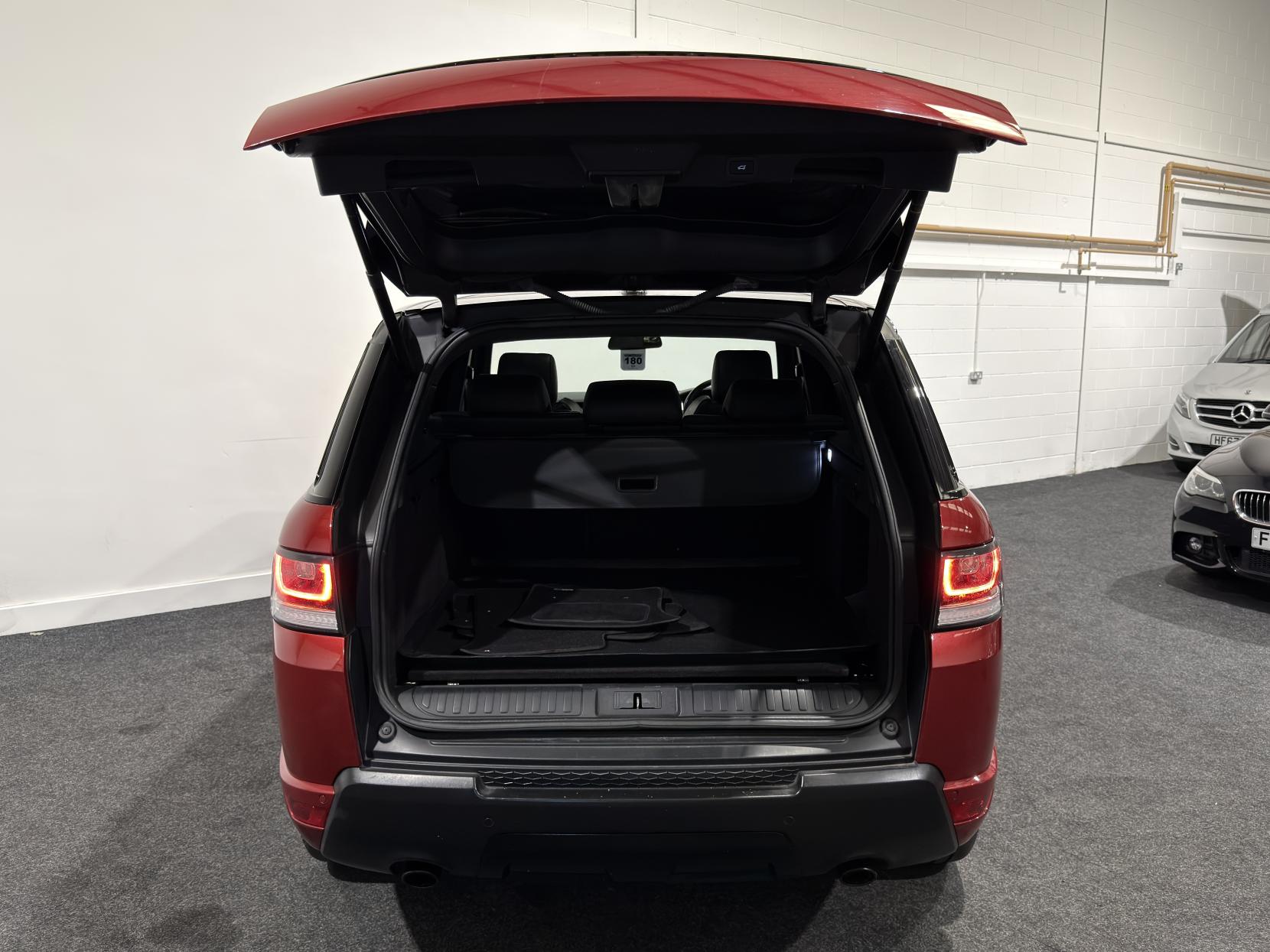 Land Rover Range Rover Sport 3.0 SD V6 HSE Dynamic SUV 5dr Diesel Auto 4WD Euro 5 (s/s) (292 ps)