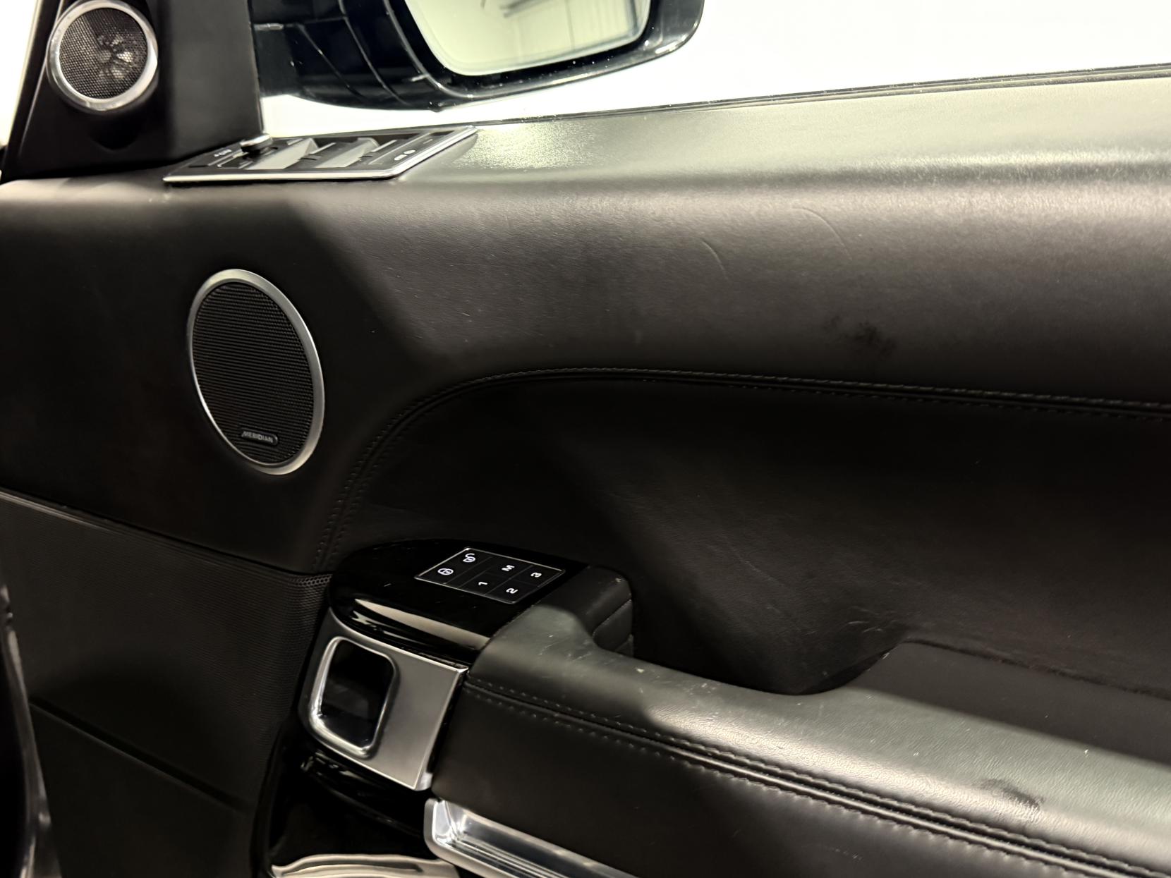 Land Rover Range Rover 3.0 TD V6 Autobiography SUV 5dr Diesel Auto 4WD Euro 6 (s/s) (258 ps)