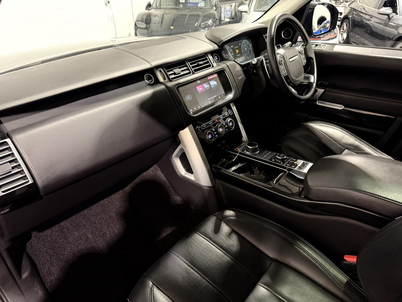 Land Rover Range Rover 3.0 TD V6 Autobiography SUV 5dr Diesel Auto 4WD Euro 6 (s/s) (258 ps)