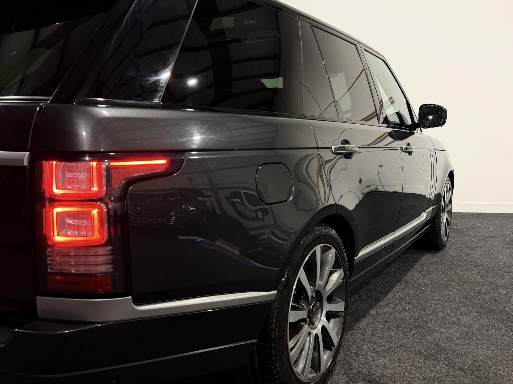 Land Rover Range Rover 3.0 TD V6 Autobiography SUV 5dr Diesel Auto 4WD Euro 6 (s/s) (258 ps)