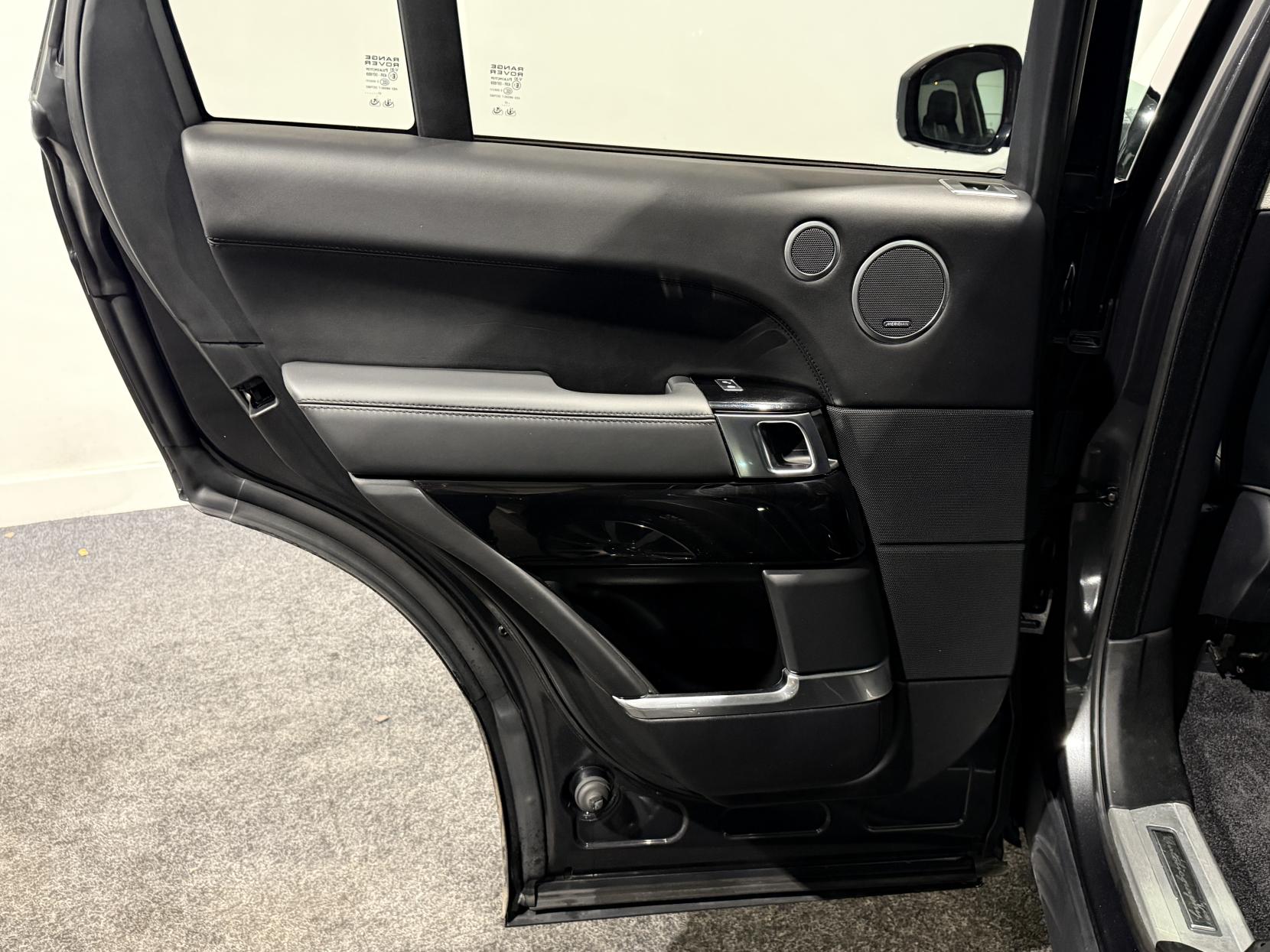 Land Rover Range Rover 3.0 TD V6 Autobiography SUV 5dr Diesel Auto 4WD Euro 6 (s/s) (258 ps)