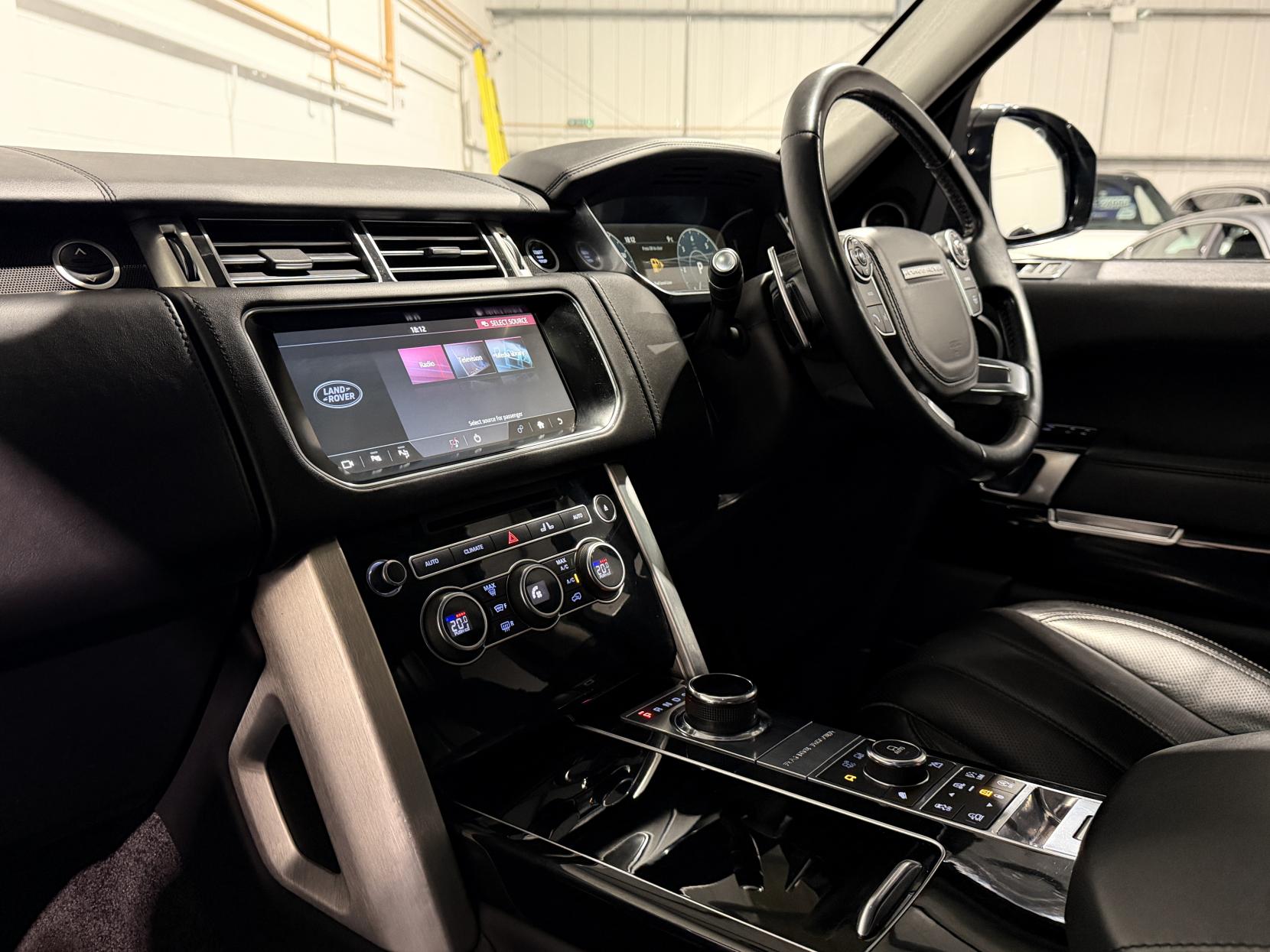 Land Rover Range Rover 3.0 TD V6 Autobiography SUV 5dr Diesel Auto 4WD Euro 6 (s/s) (258 ps)