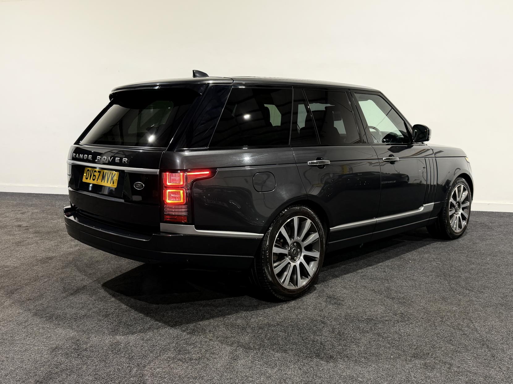 Land Rover Range Rover 3.0 TD V6 Autobiography SUV 5dr Diesel Auto 4WD Euro 6 (s/s) (258 ps)
