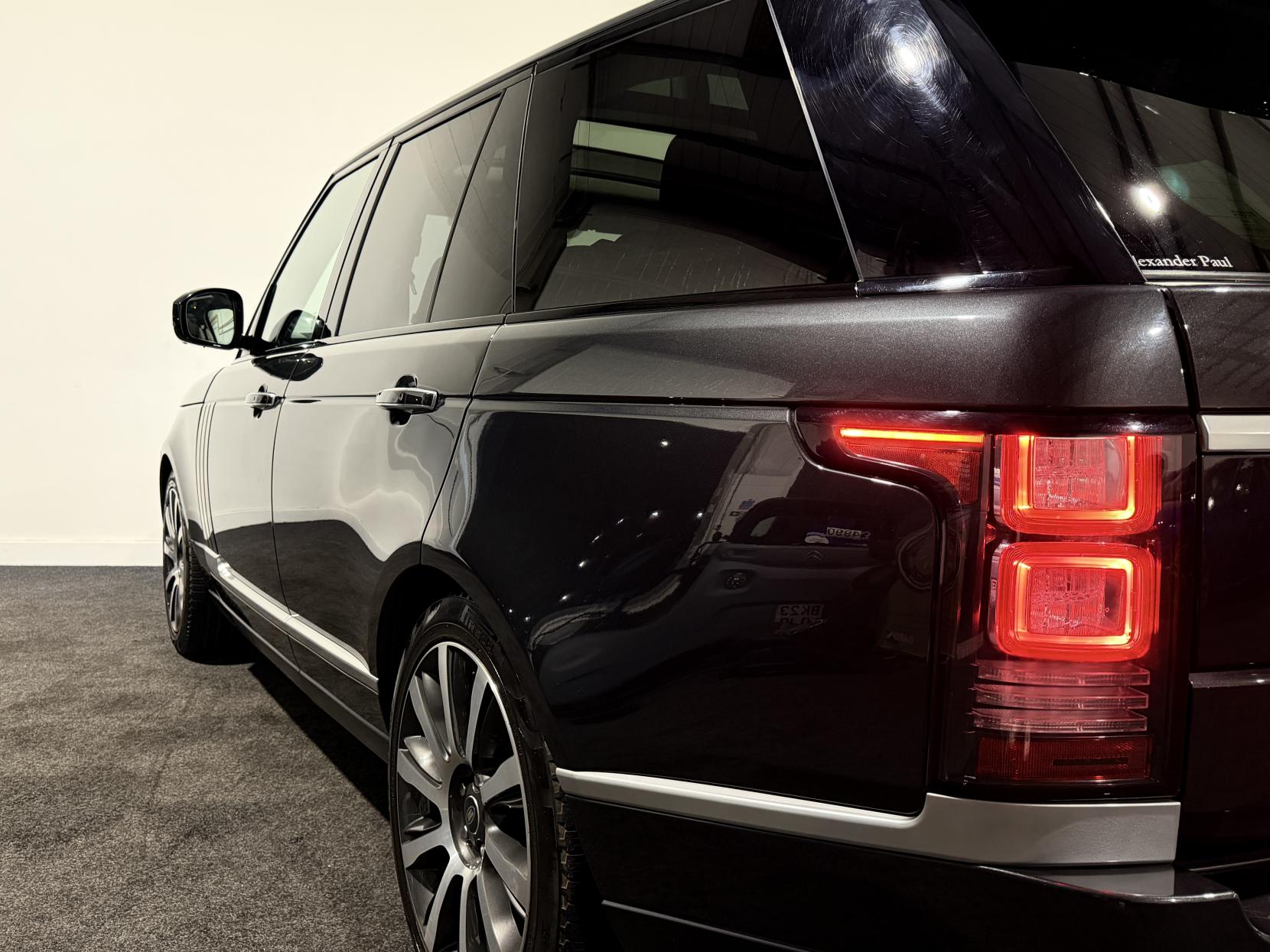 Land Rover Range Rover 3.0 TD V6 Autobiography SUV 5dr Diesel Auto 4WD Euro 6 (s/s) (258 ps)