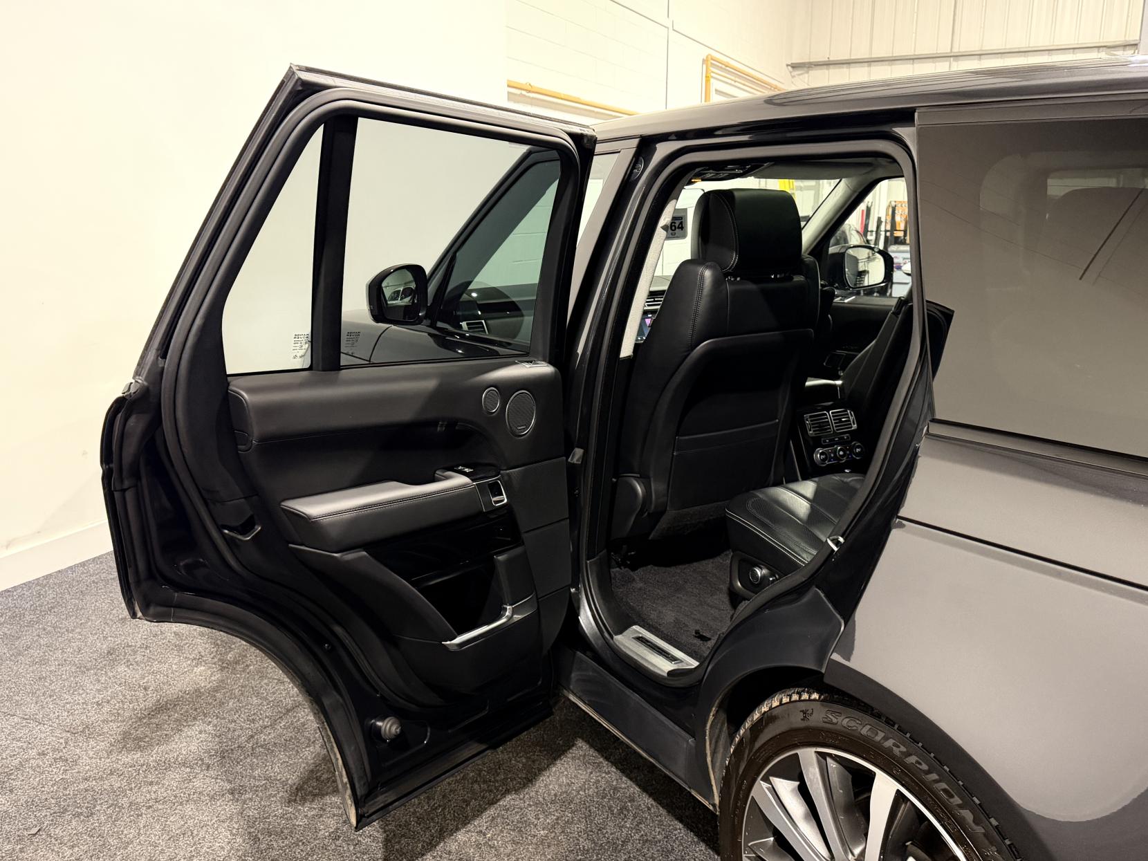 Land Rover Range Rover 3.0 TD V6 Autobiography SUV 5dr Diesel Auto 4WD Euro 6 (s/s) (258 ps)