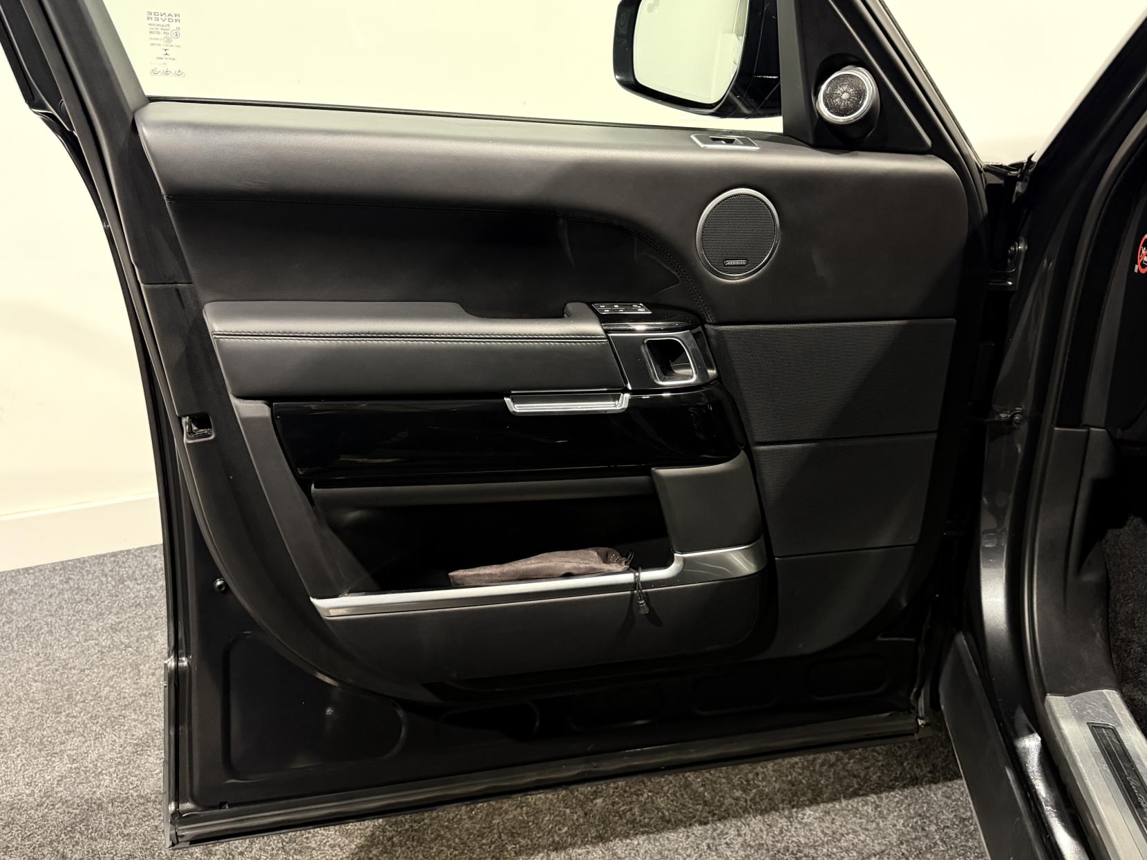 Land Rover Range Rover 3.0 TD V6 Autobiography SUV 5dr Diesel Auto 4WD Euro 6 (s/s) (258 ps)