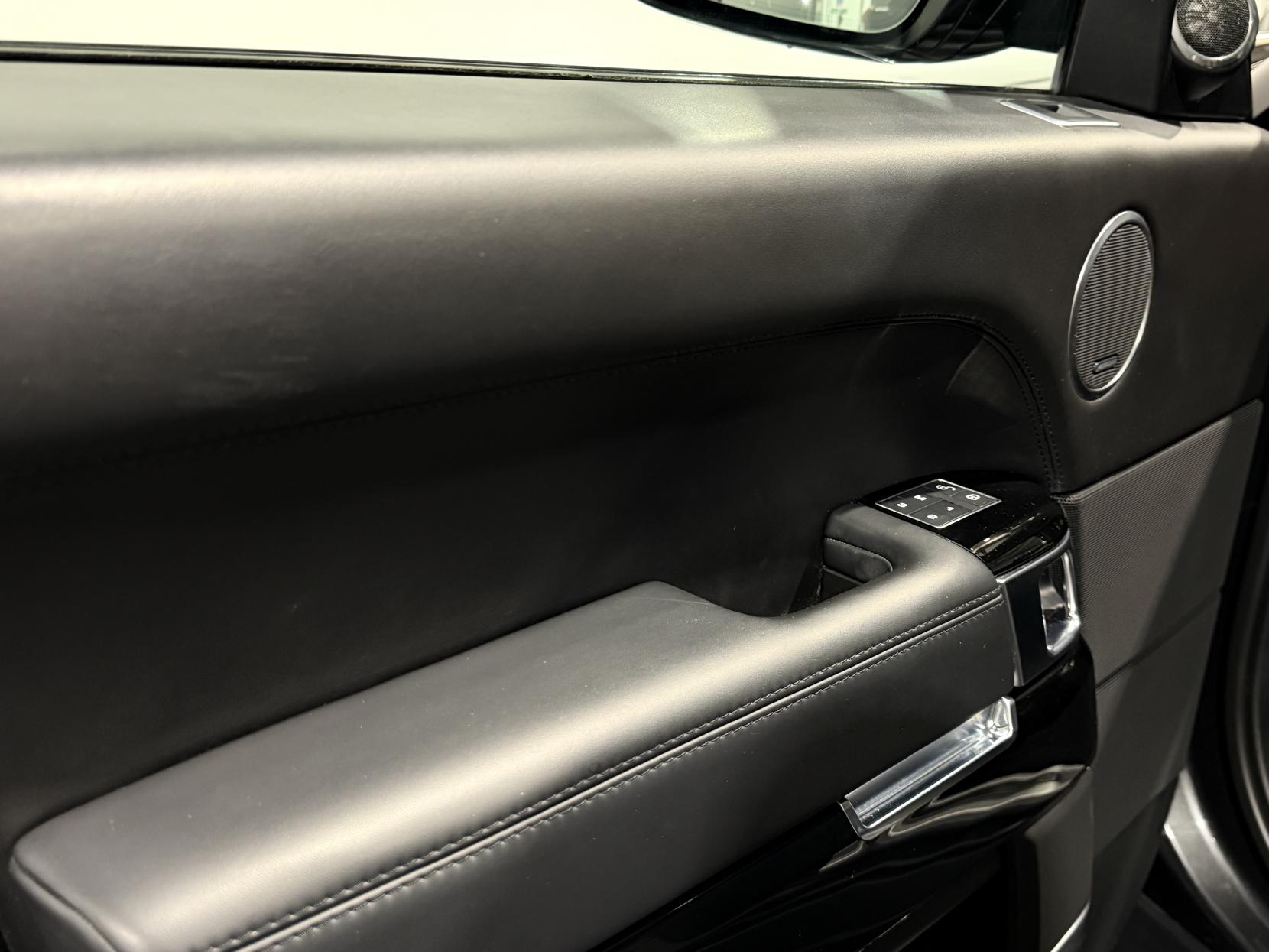 Land Rover Range Rover 3.0 TD V6 Autobiography SUV 5dr Diesel Auto 4WD Euro 6 (s/s) (258 ps)