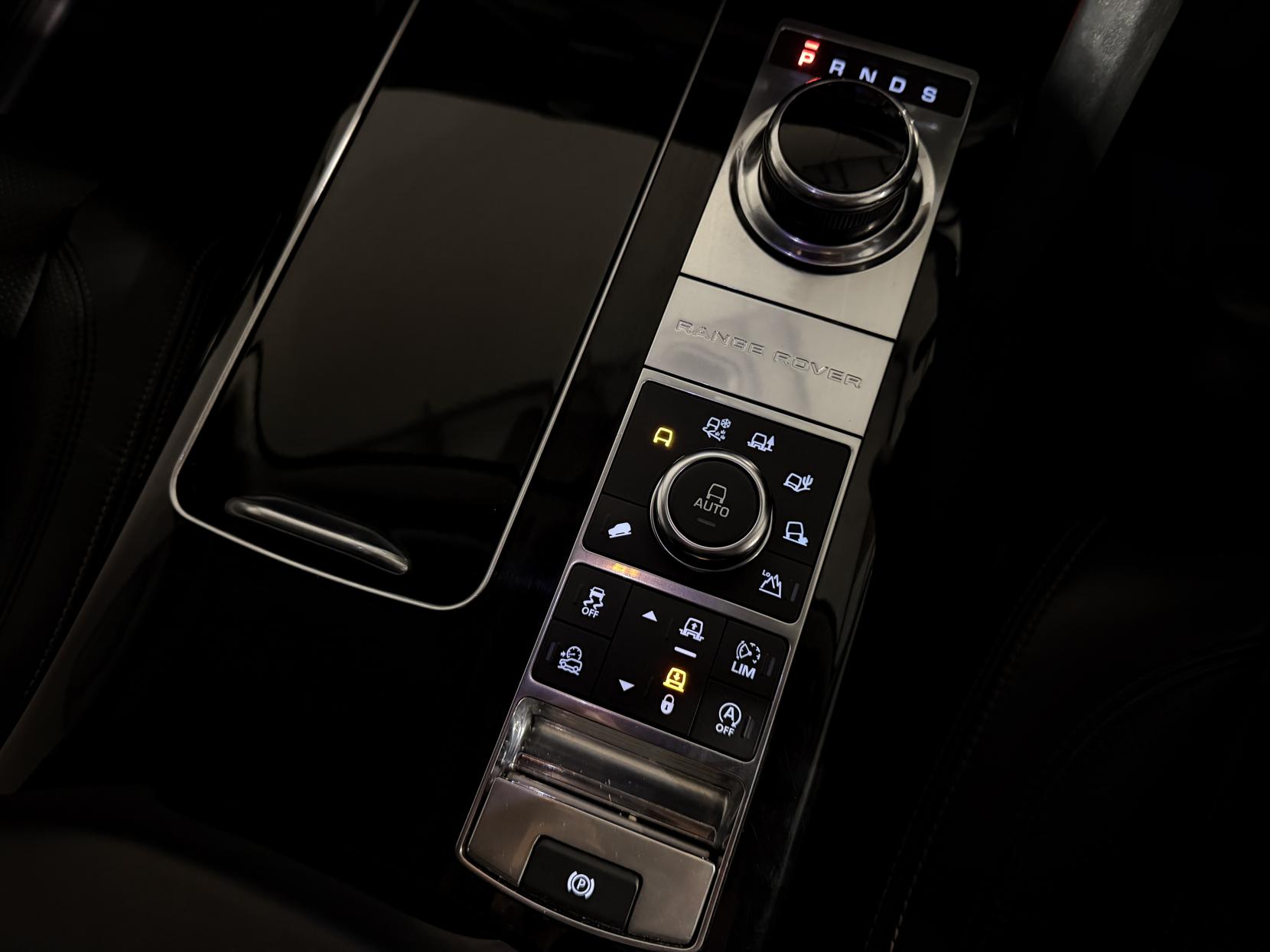 Land Rover Range Rover 3.0 TD V6 Autobiography SUV 5dr Diesel Auto 4WD Euro 6 (s/s) (258 ps)