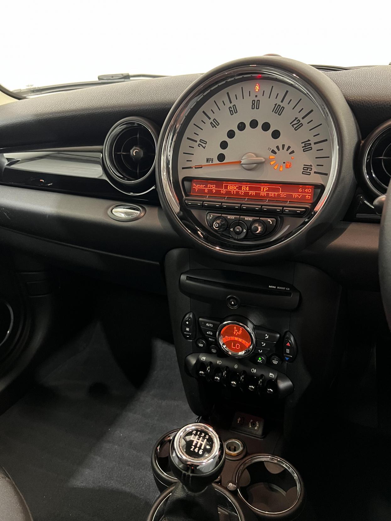 MINI Hatch 1.6 Cooper D Hatchback 3dr Diesel Manual Euro 5 (s/s) (112 ps)