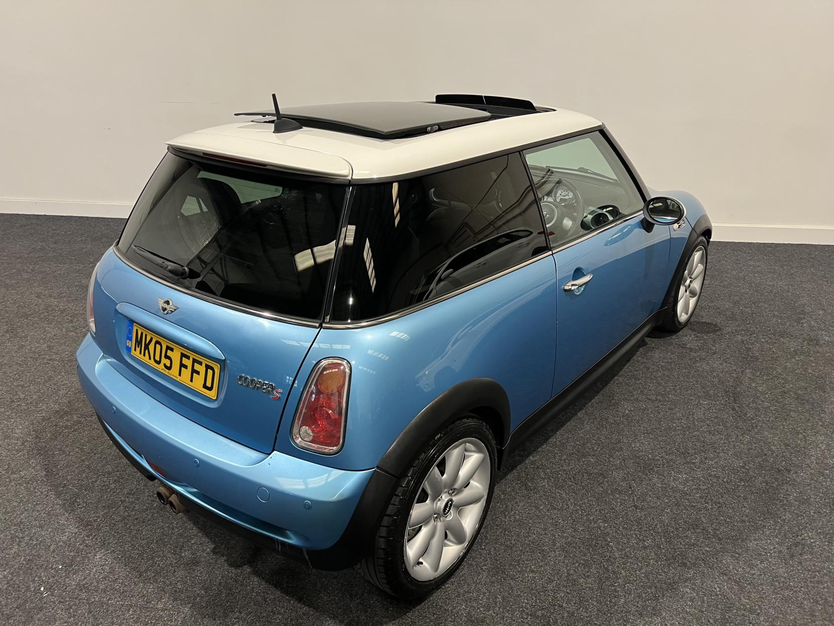 MINI Hatch 1.6 Cooper S Hatchback 3dr Petrol Manual Euro 4 (163 bhp)