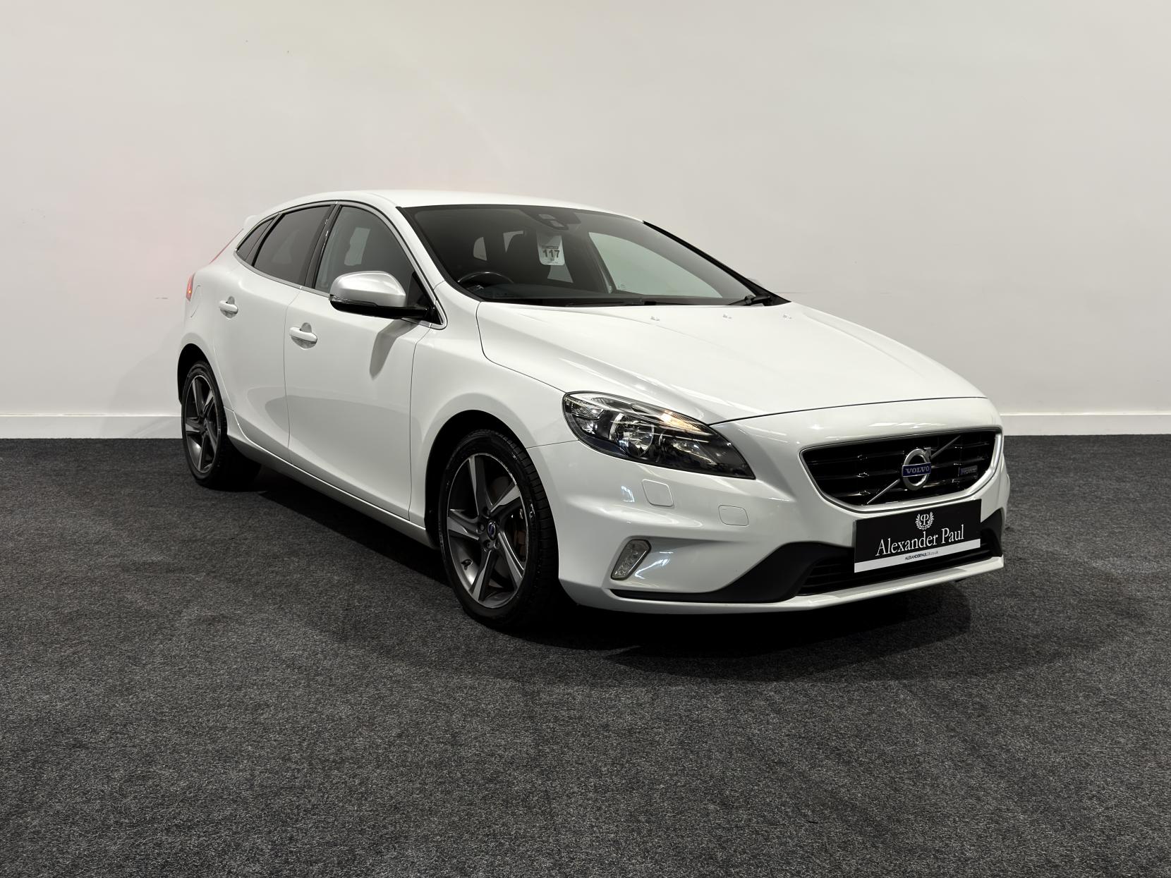 Volvo V40 2.0 D3 R-Design Hatchback 5dr Diesel Manual Euro 5 (s/s) (150 ps)