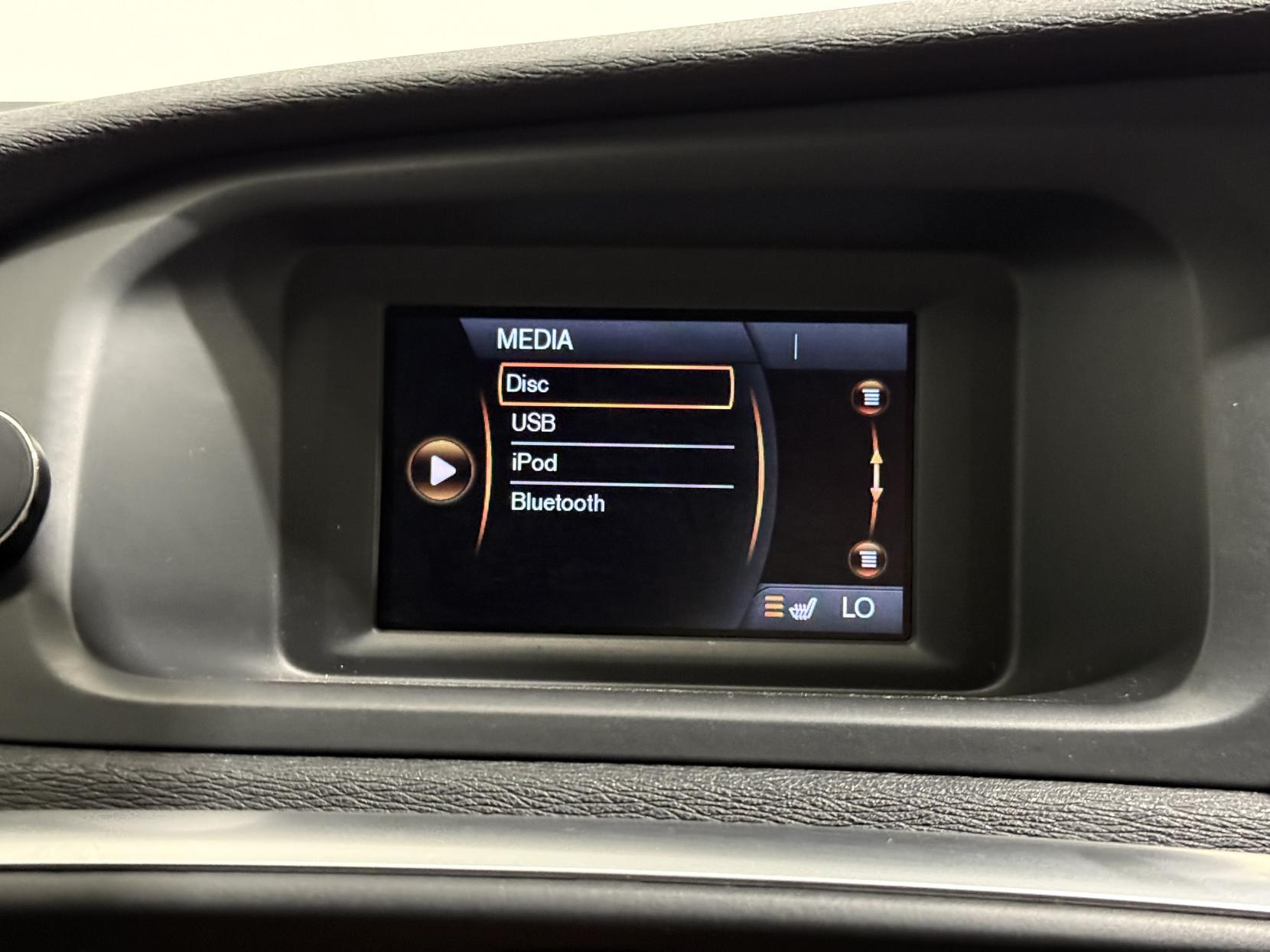 Volvo V40 2.0 D3 R-Design Hatchback 5dr Diesel Manual Euro 5 (s/s) (150 ps)