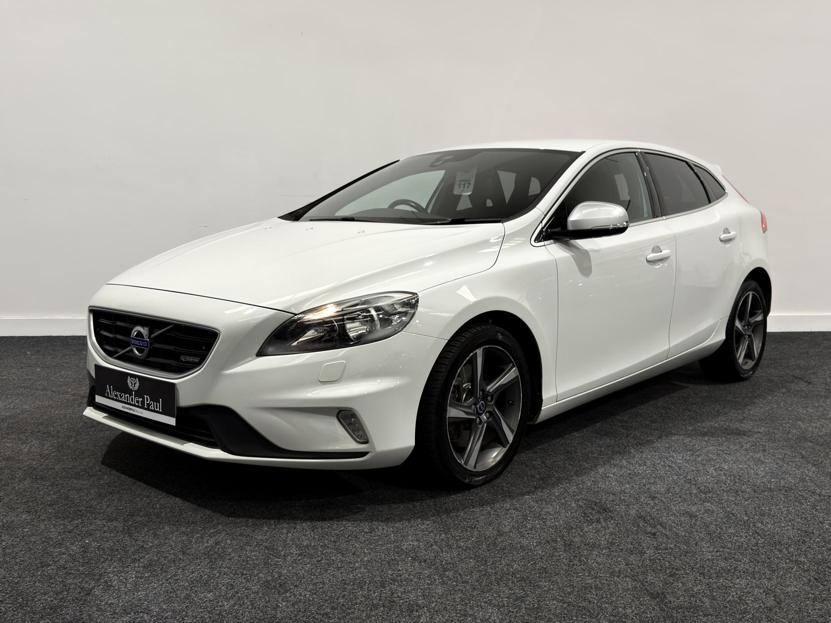 Volvo V40 2.0 D3 R-Design Hatchback 5dr Diesel Manual Euro 5 (s/s) (150 ps)
