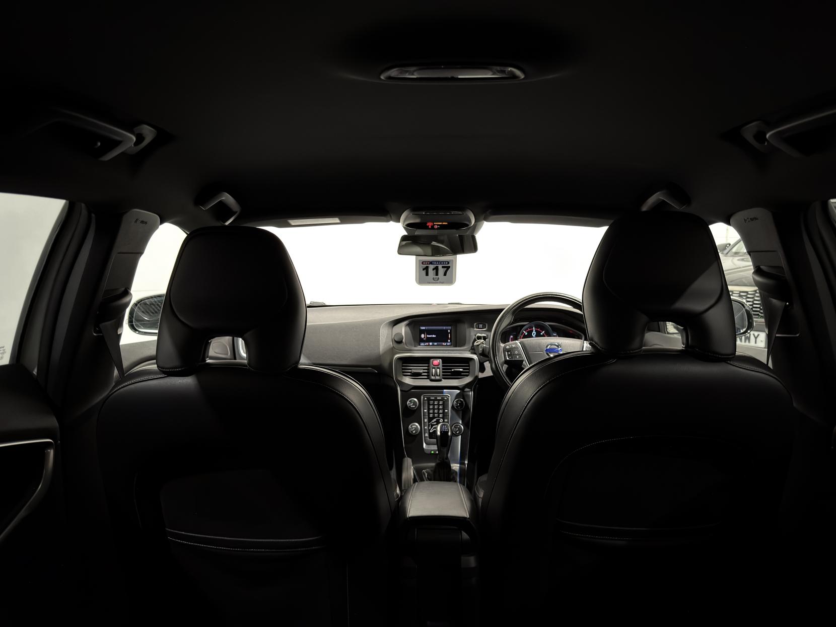 Volvo V40 2.0 D3 R-Design Hatchback 5dr Diesel Manual Euro 5 (s/s) (150 ps)