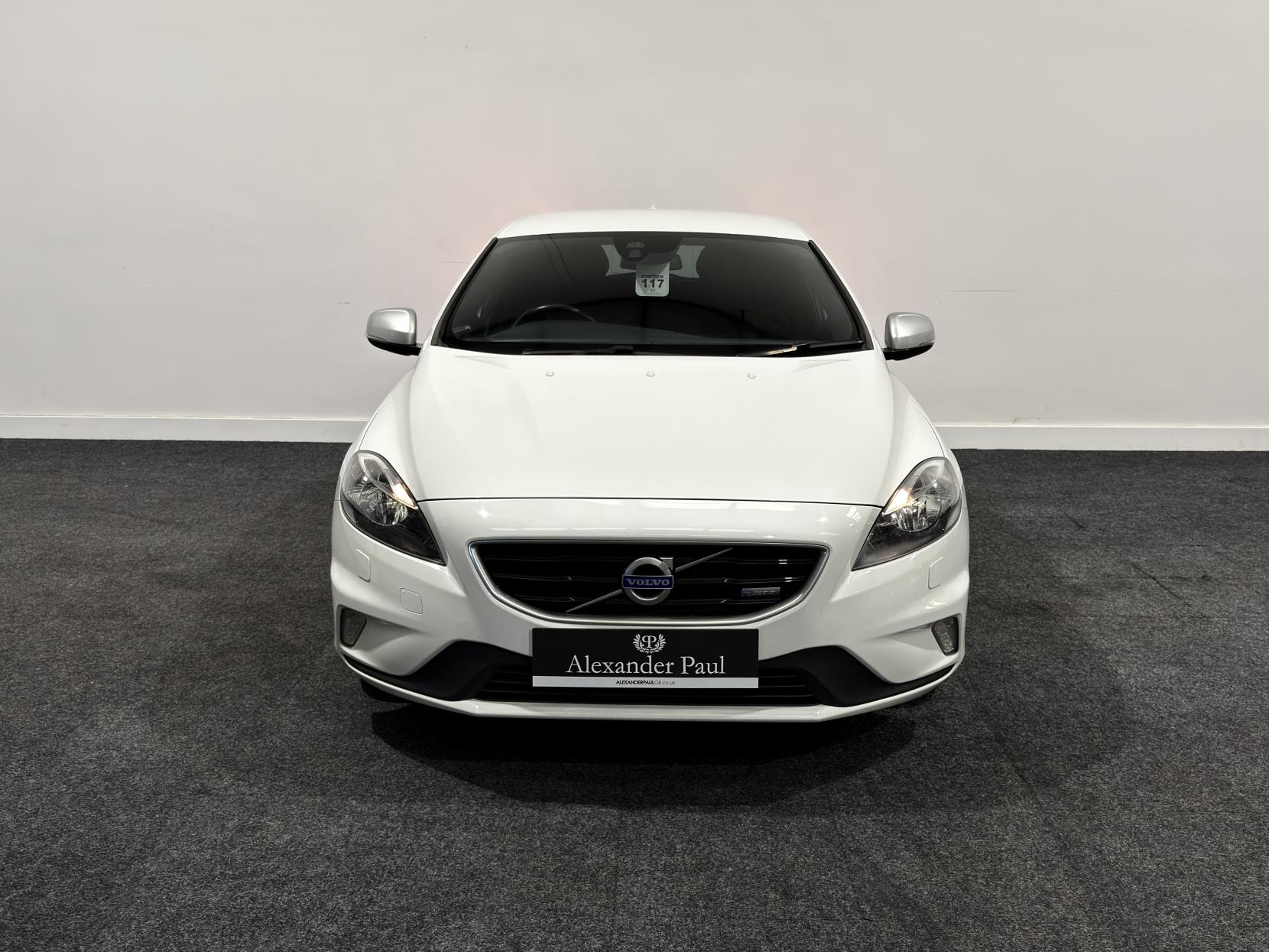 Volvo V40 2.0 D3 R-Design Hatchback 5dr Diesel Manual Euro 5 (s/s) (150 ps)