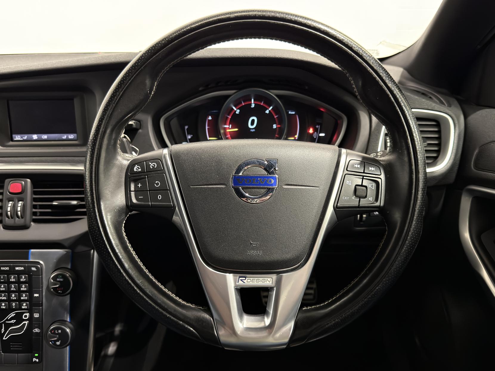 Volvo V40 2.0 D3 R-Design Hatchback 5dr Diesel Manual Euro 5 (s/s) (150 ps)
