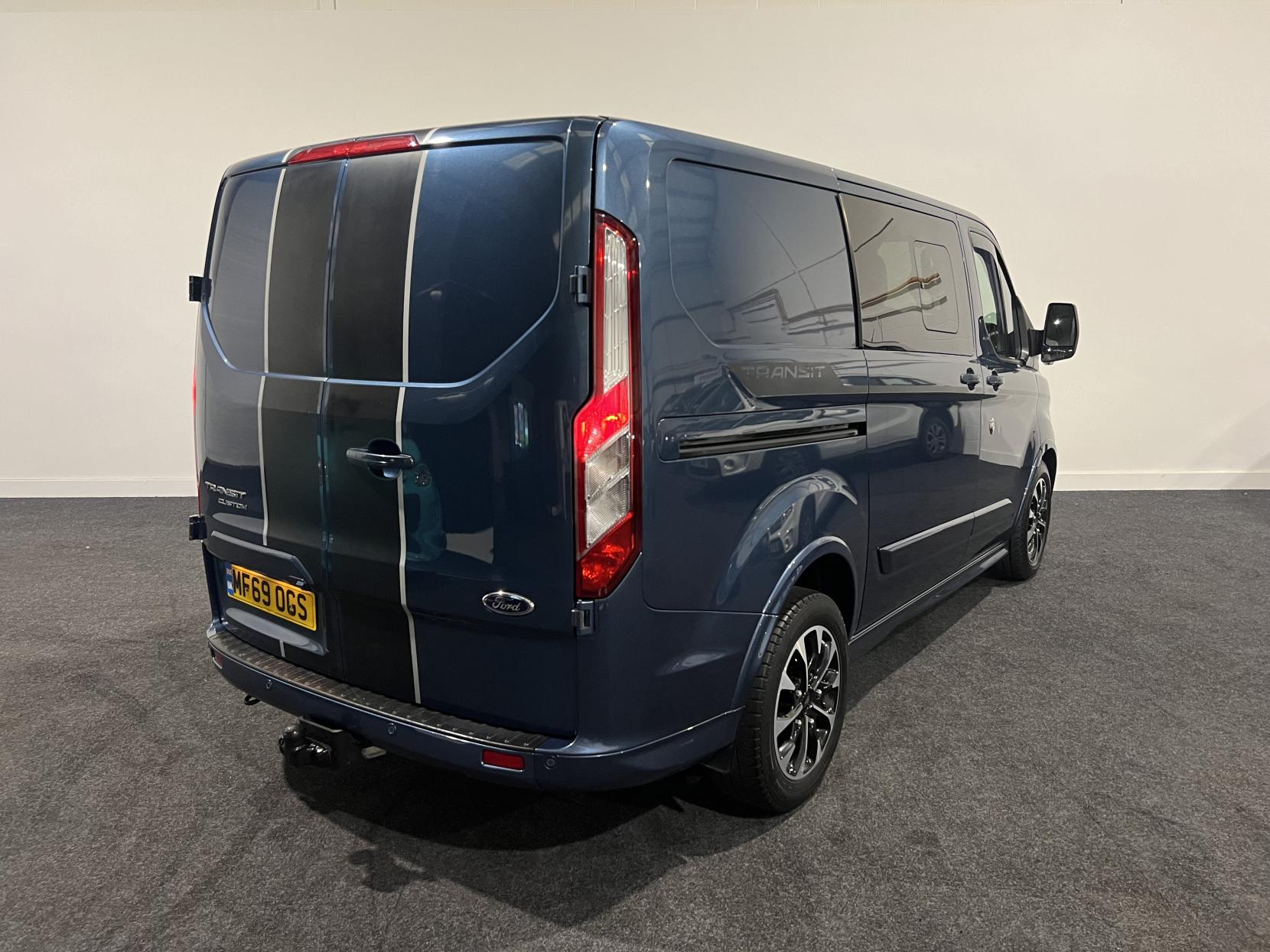 Ford Transit Custom 2.0 310 EcoBlue Sport Crew Van Double Cab 6dr Diesel Auto L1 H1 Euro 6 (s/s) (5 Seat) (170 ps)