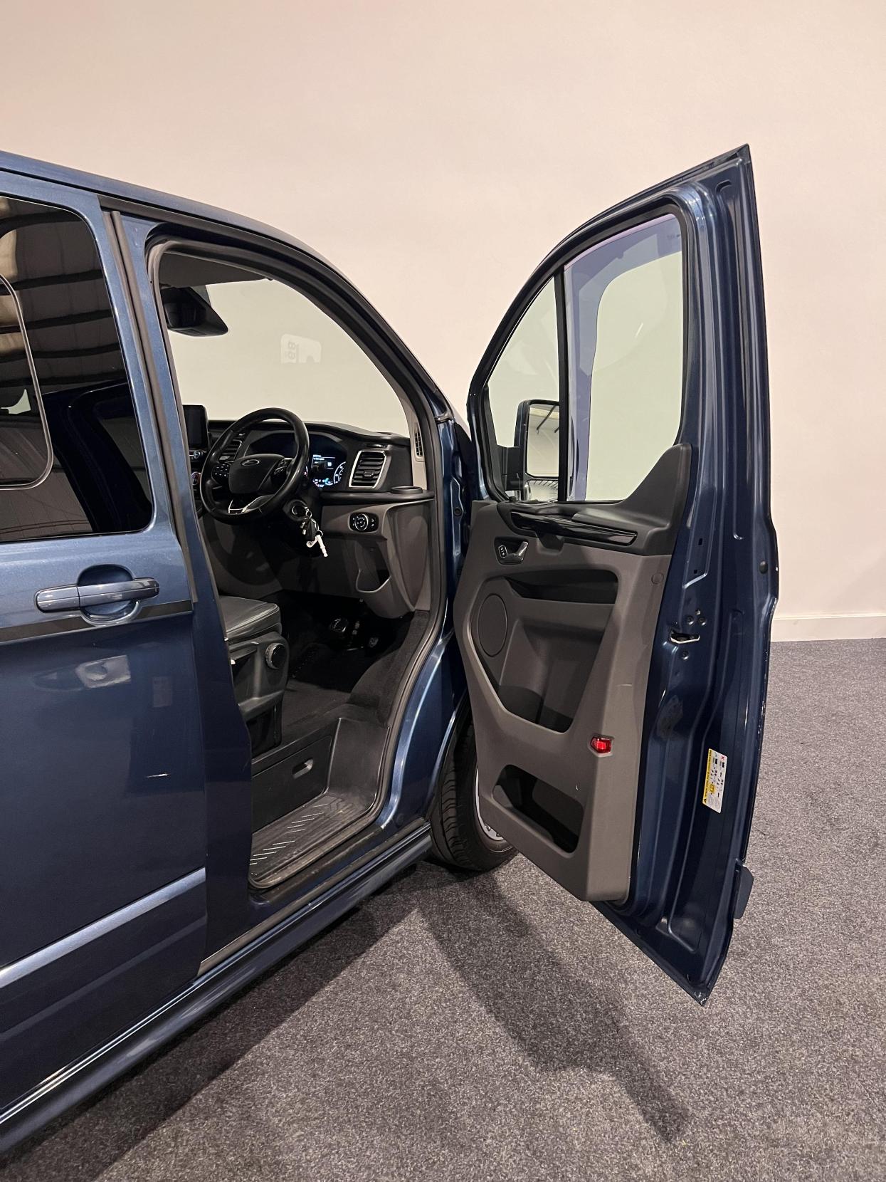 Ford Transit Custom 2.0 310 EcoBlue Sport Crew Van Double Cab 6dr Diesel Auto L1 H1 Euro 6 (s/s) (5 Seat) (170 ps)