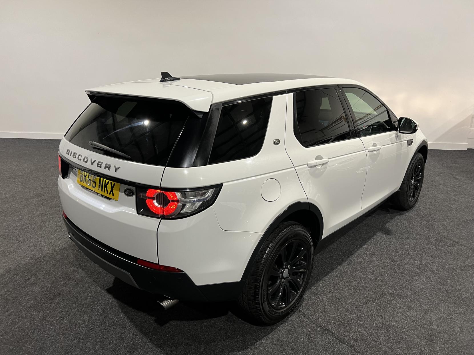Land Rover Discovery Sport 2.0 TD4 SE Tech SUV 5dr Diesel Manual 4WD Euro 6 (s/s) (180 ps)