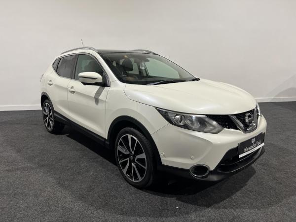 Nissan Qashqai 1.6 dCi Tekna SUV 5dr Diesel Manual 2WD Euro 5 (s/s) (130 ps)