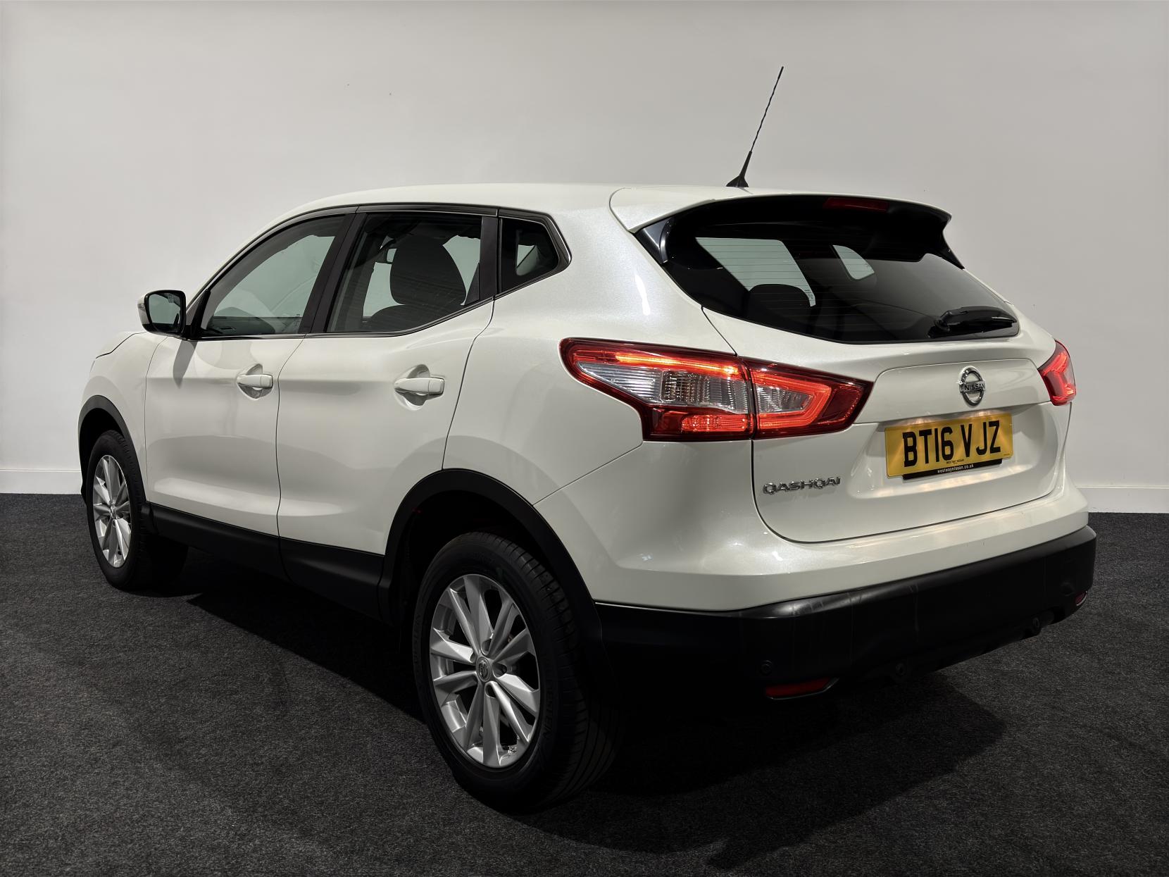 Nissan Qashqai 1.5 dCi Acenta SUV 5dr Diesel Manual 2WD Euro 6 (s/s) (110 ps)