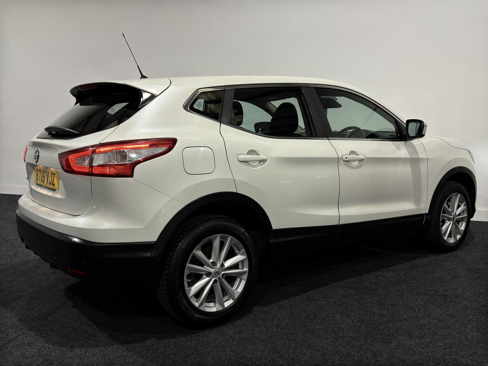 Nissan Qashqai 1.5 dCi Acenta SUV 5dr Diesel Manual 2WD Euro 6 (s/s) (110 ps)