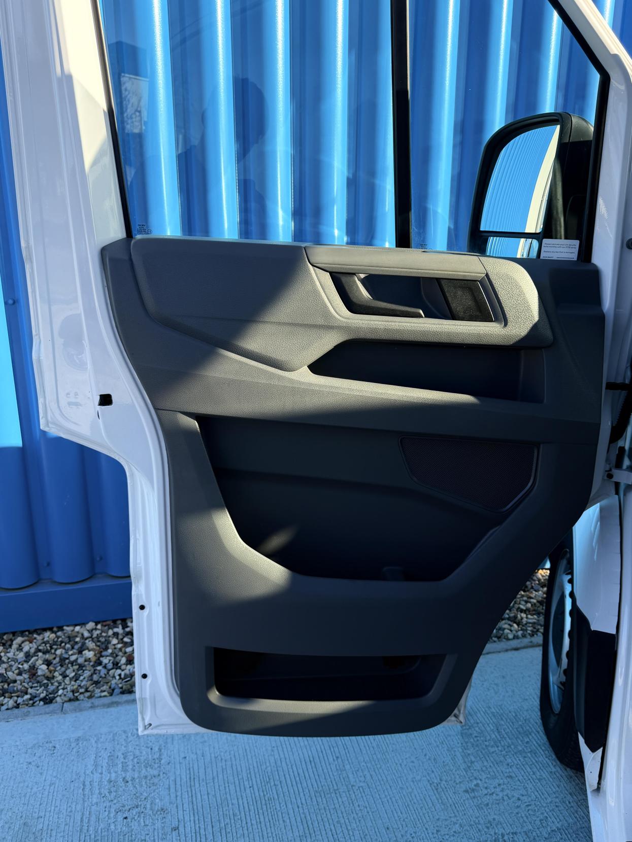 Volkswagen Crafter 2.0 TDI CR35 Trendline Panel Van 5dr Diesel Manual FWD MWB Euro 6 (s/s) (140 ps)